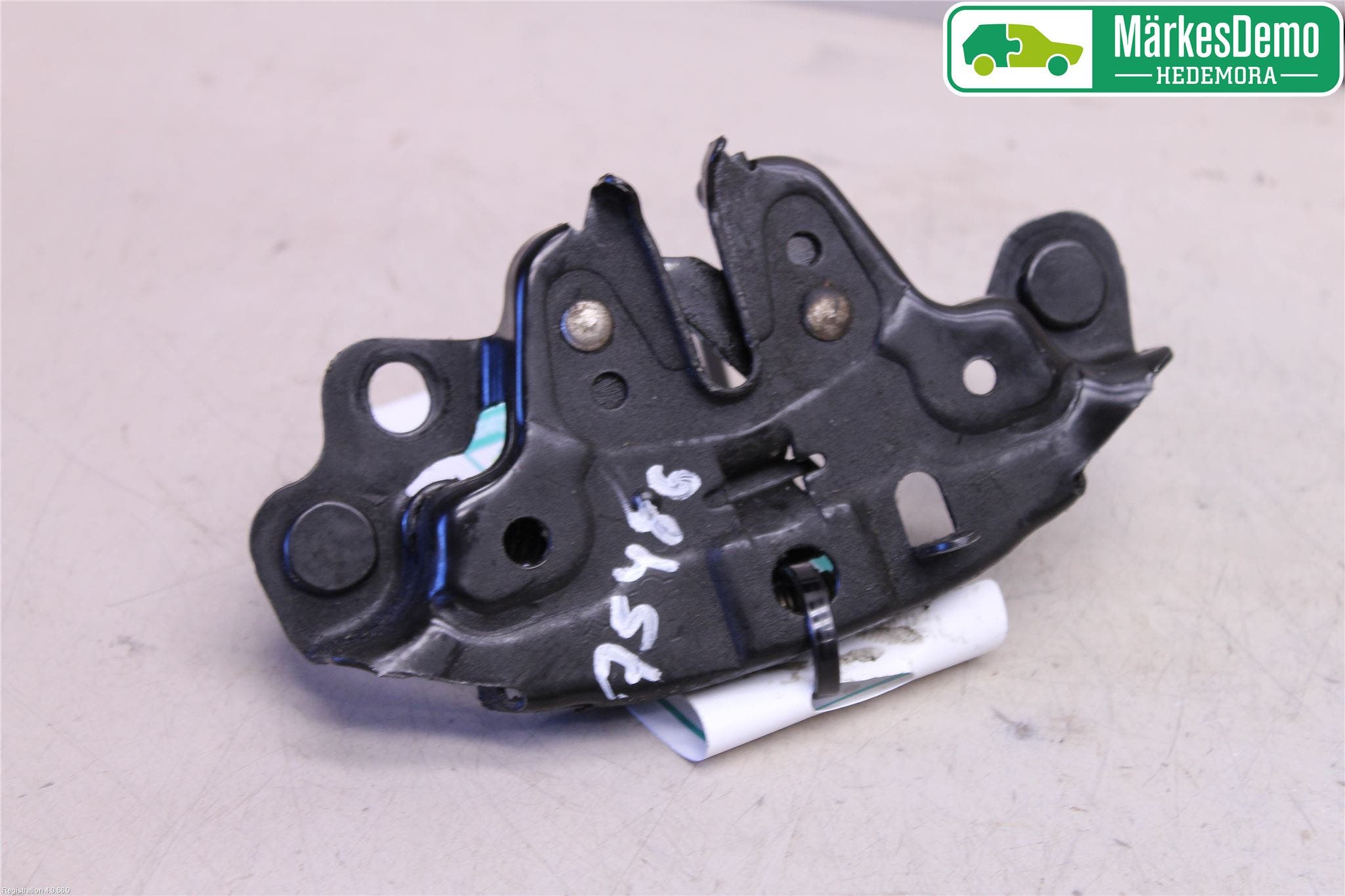 Nissan QASHQAI 14-17 Huvlås