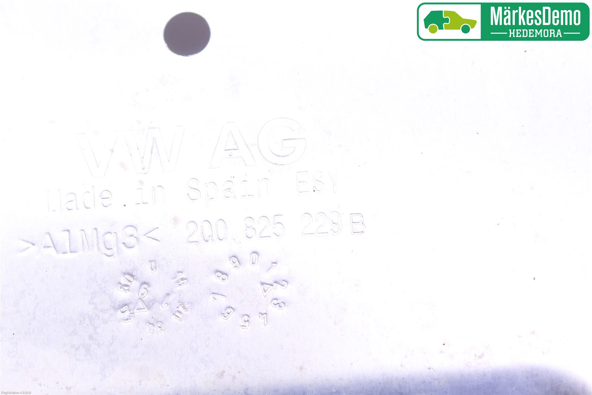 Volkswagen VW T-CROSS 19- Hasplåt Plåt-Plast