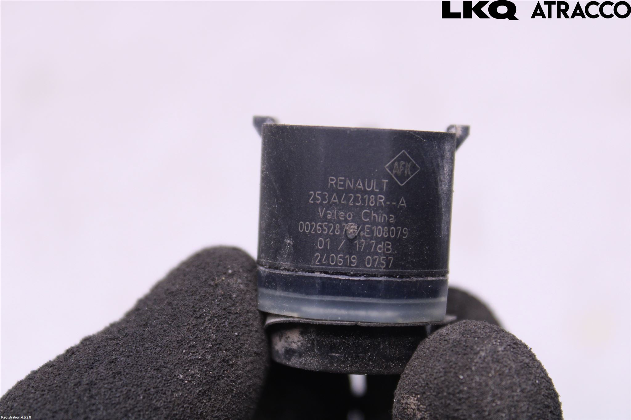 Dacia DUSTER 18-24 Parkeringshjälp Backsensor
