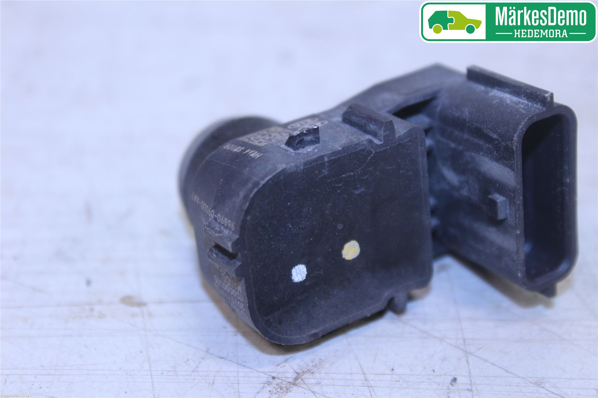 Kia SPORTAGE (QL) 16-21 Parkeringshjälp Frontsensor