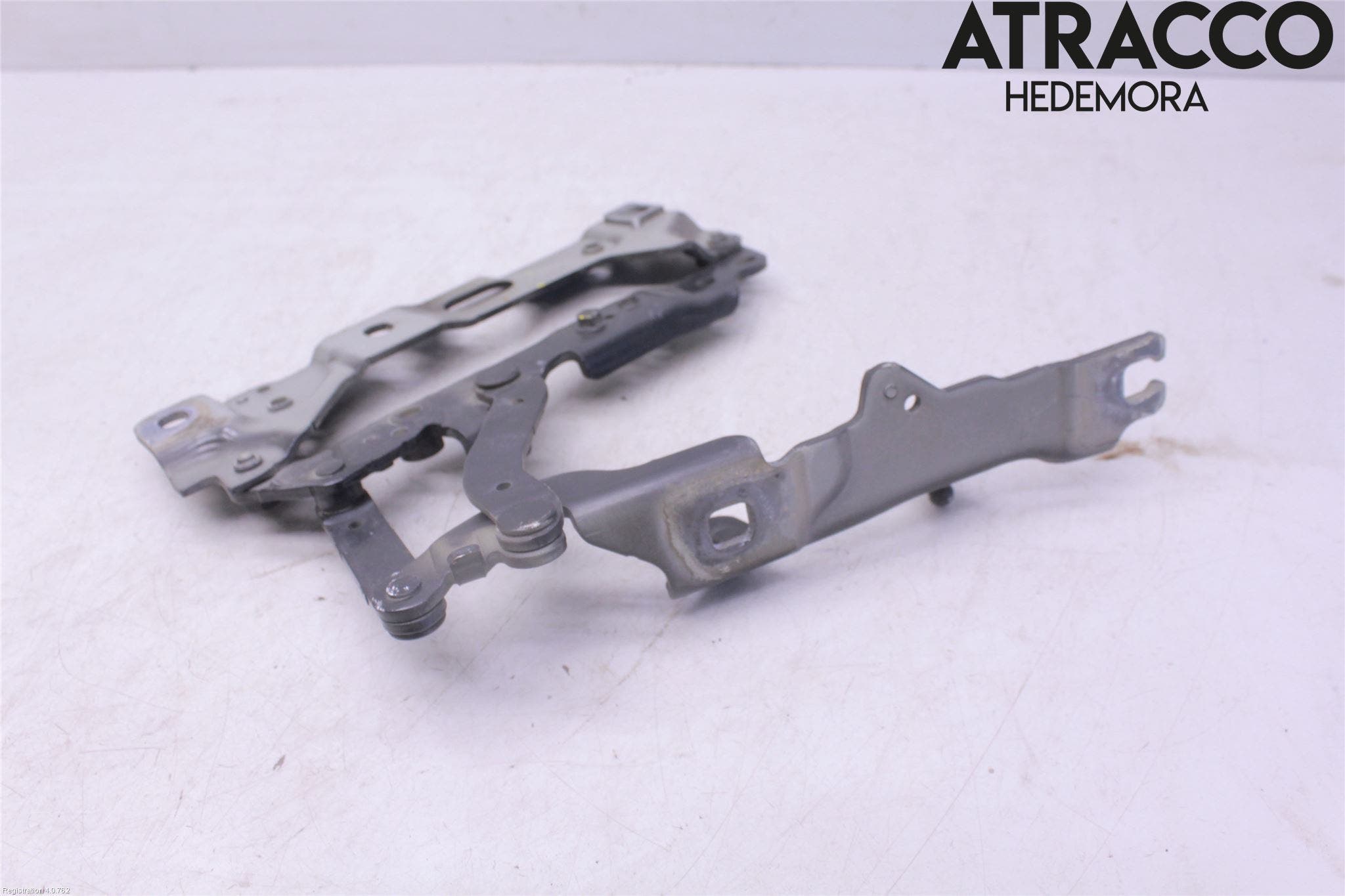 BMW 7 F01/02/03/04 09-15 Huvgångjärn