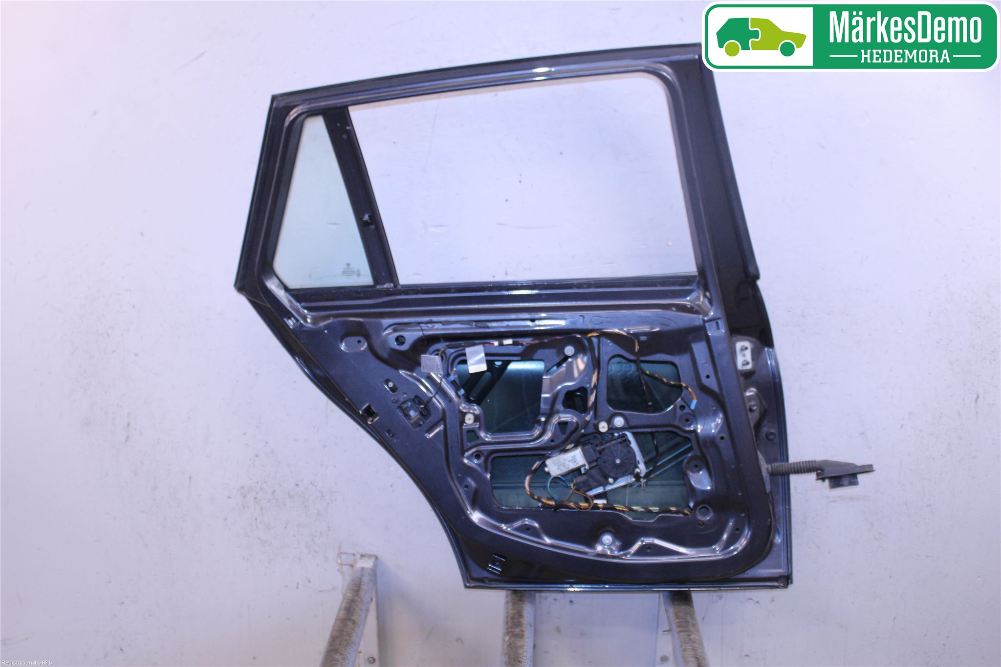 BMW 3 E90/91 SED/TOU 05-12 Dörr Bak Vänster