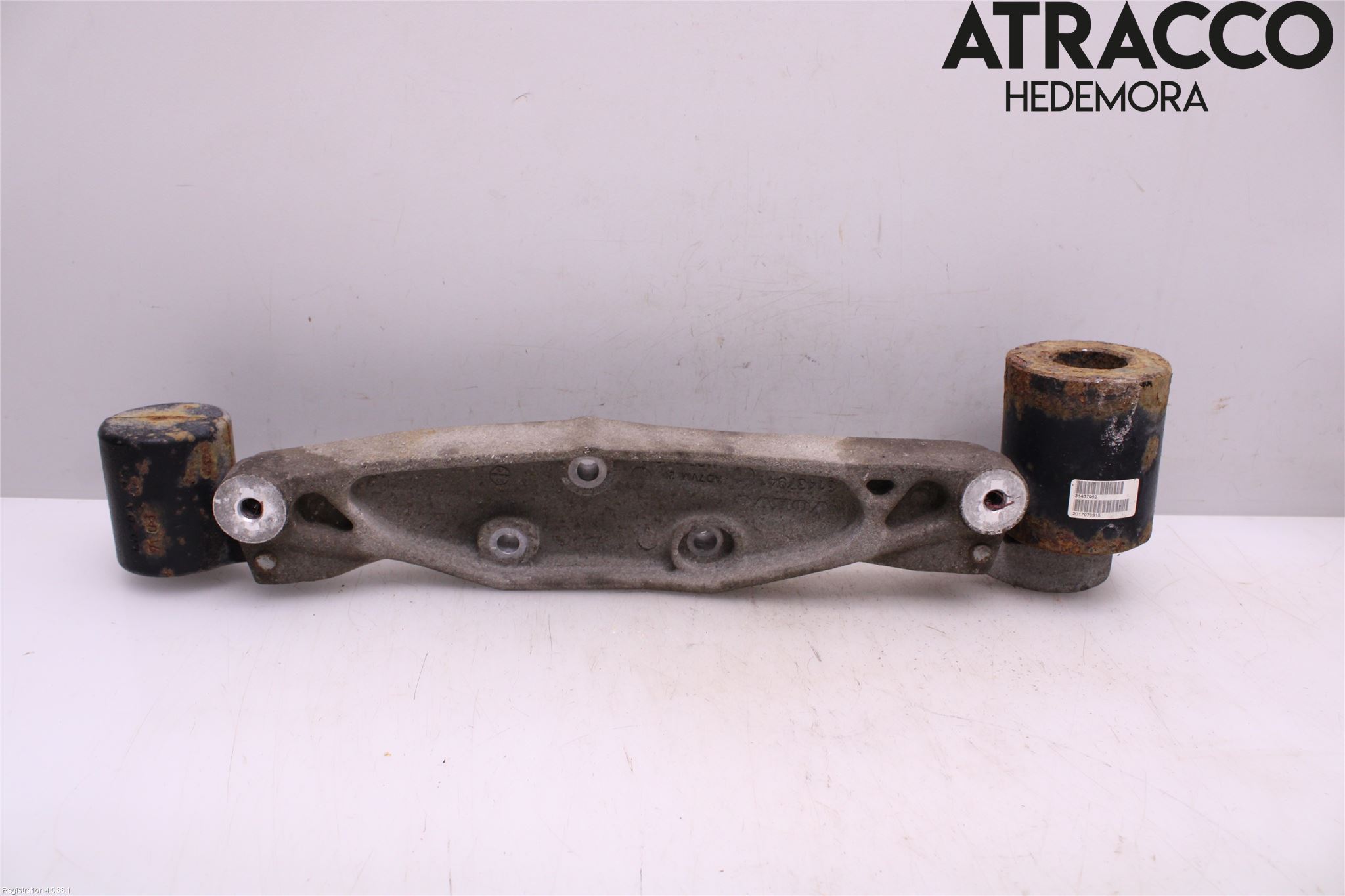 Volvo S90 17->> Bakaxel Fäste