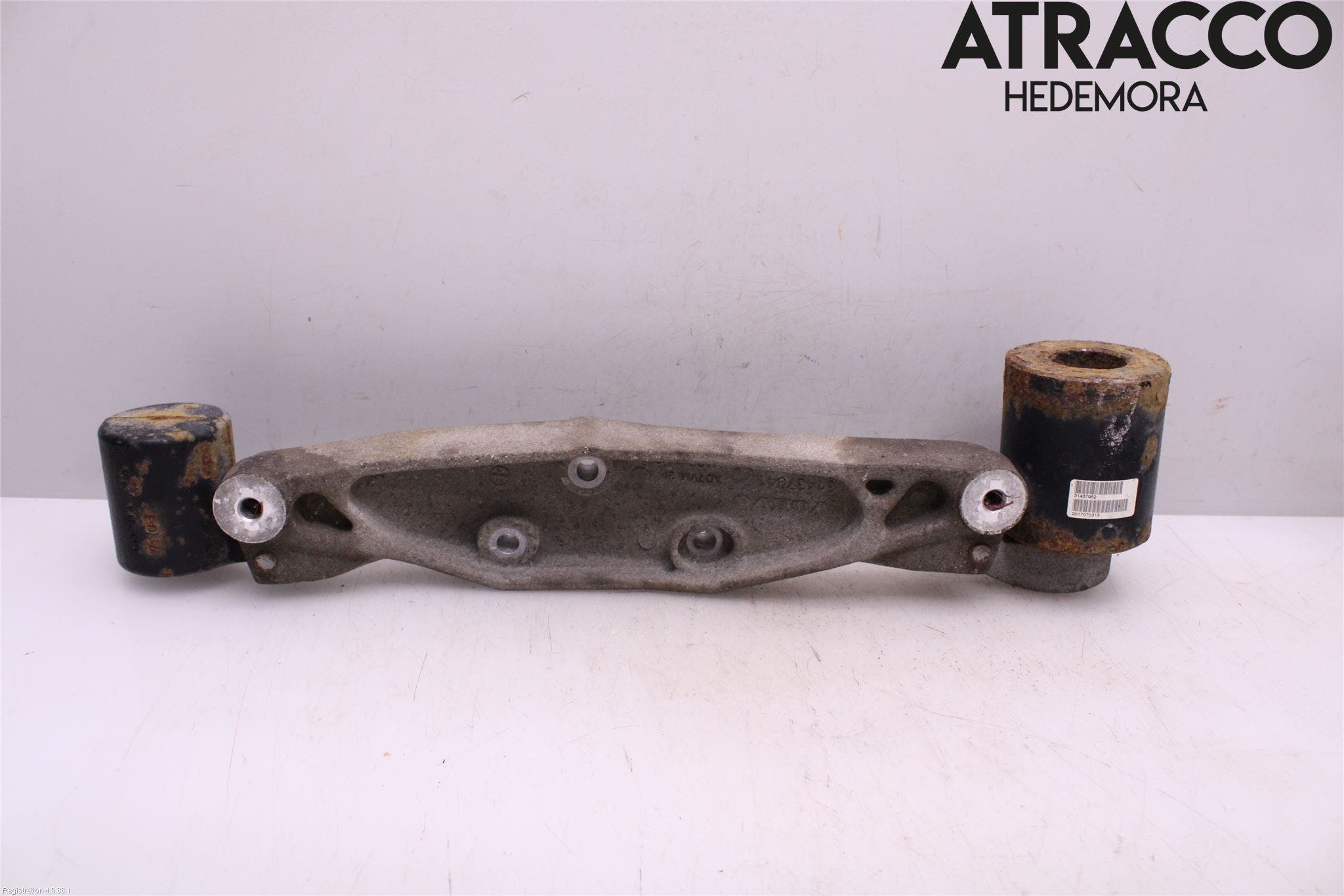 Volvo S90 17->> Bakaxel Fäste