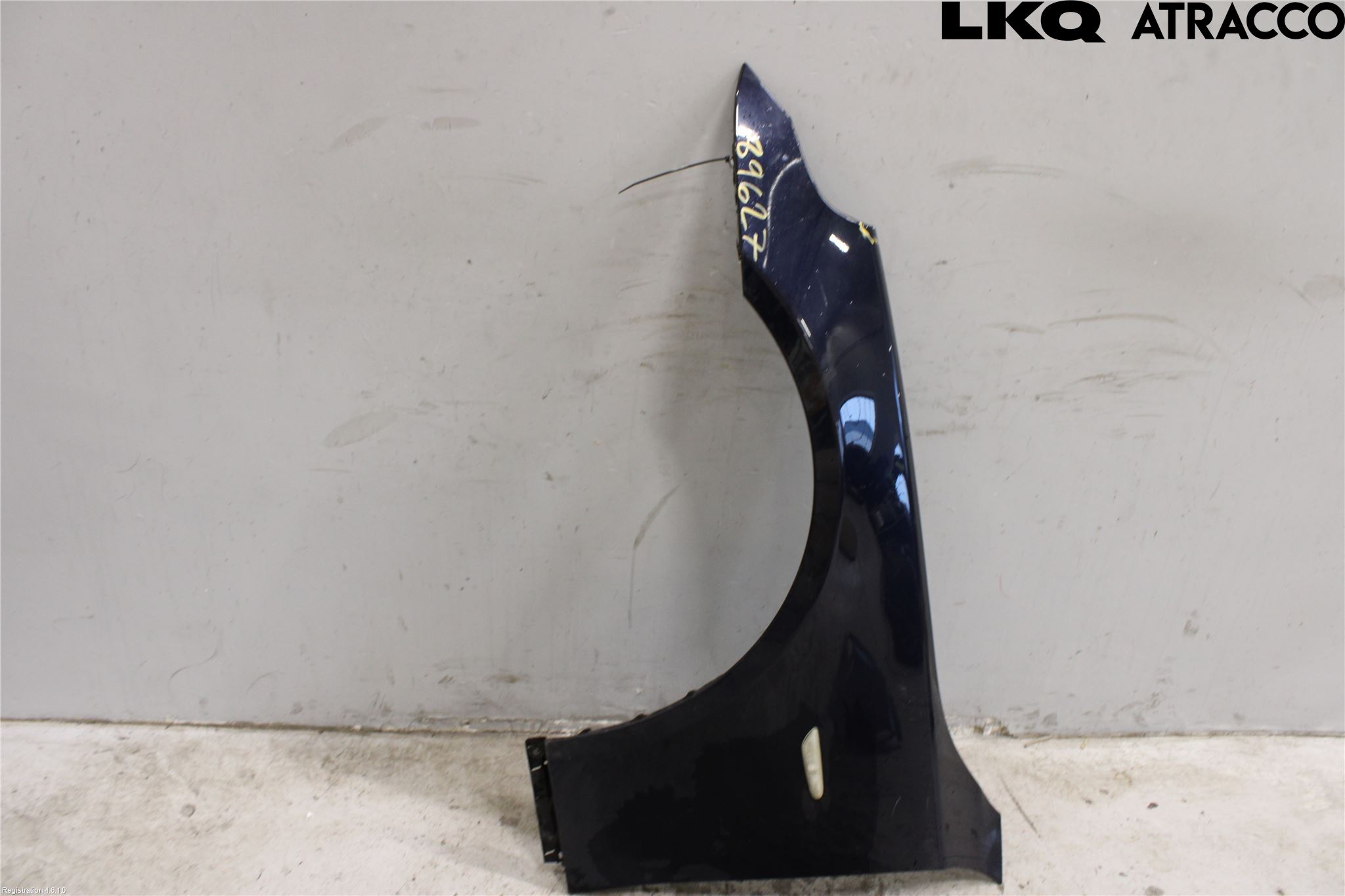 BMW 5 E60/61 Sed/Tou 02-10 Skärm Fram Vänster