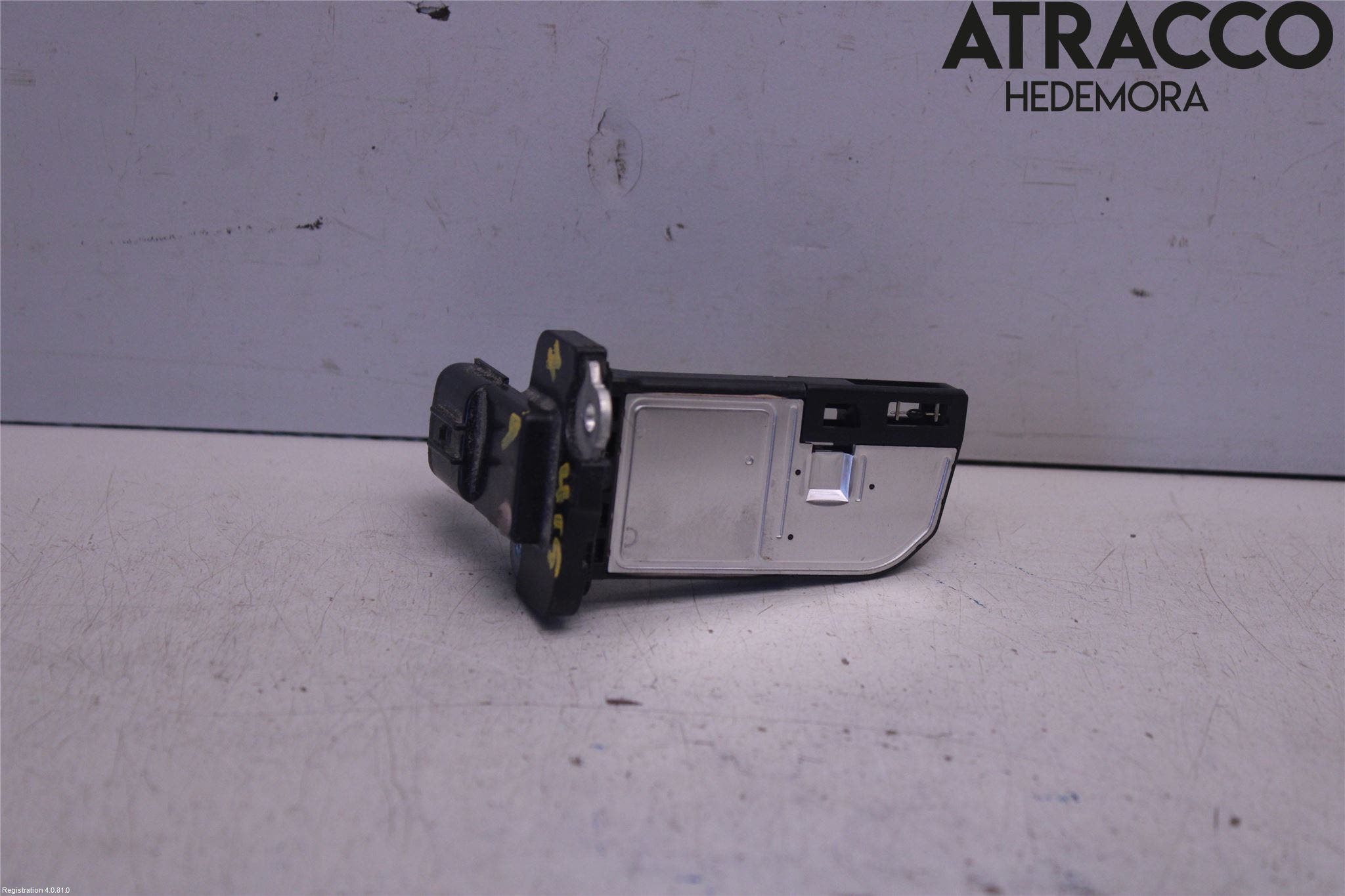 Toyota YARIS XP130 12-14 Injluftmassamätare