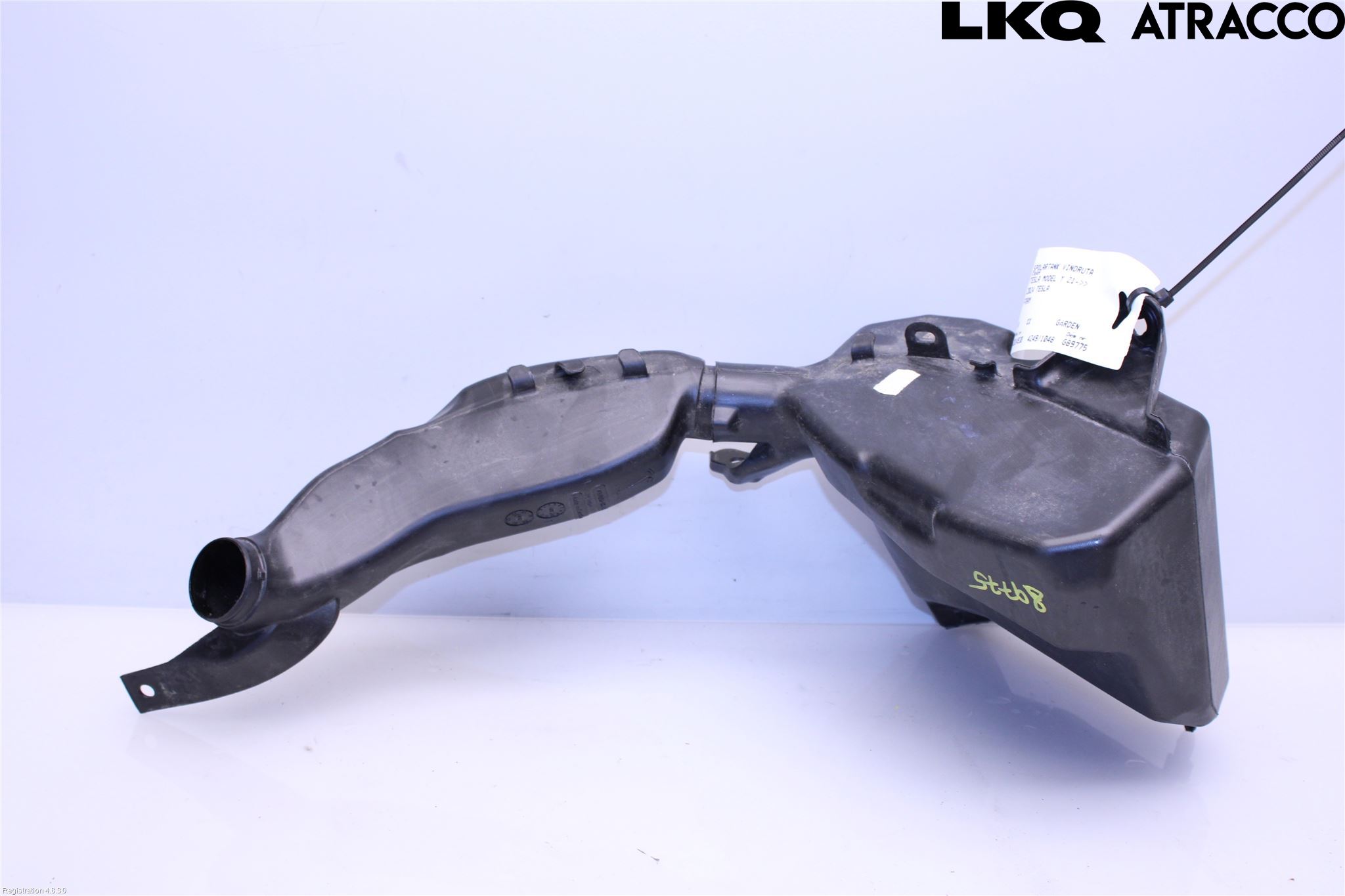 Tesla MODEL Y 21- Spolartank Vindruta