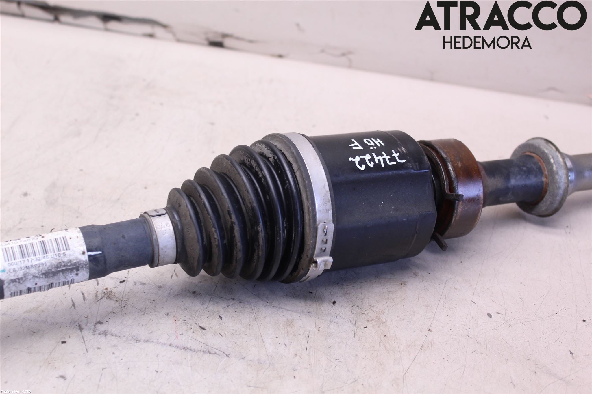 Toyota C-HR 16-23 Drivaxel Fram Höger