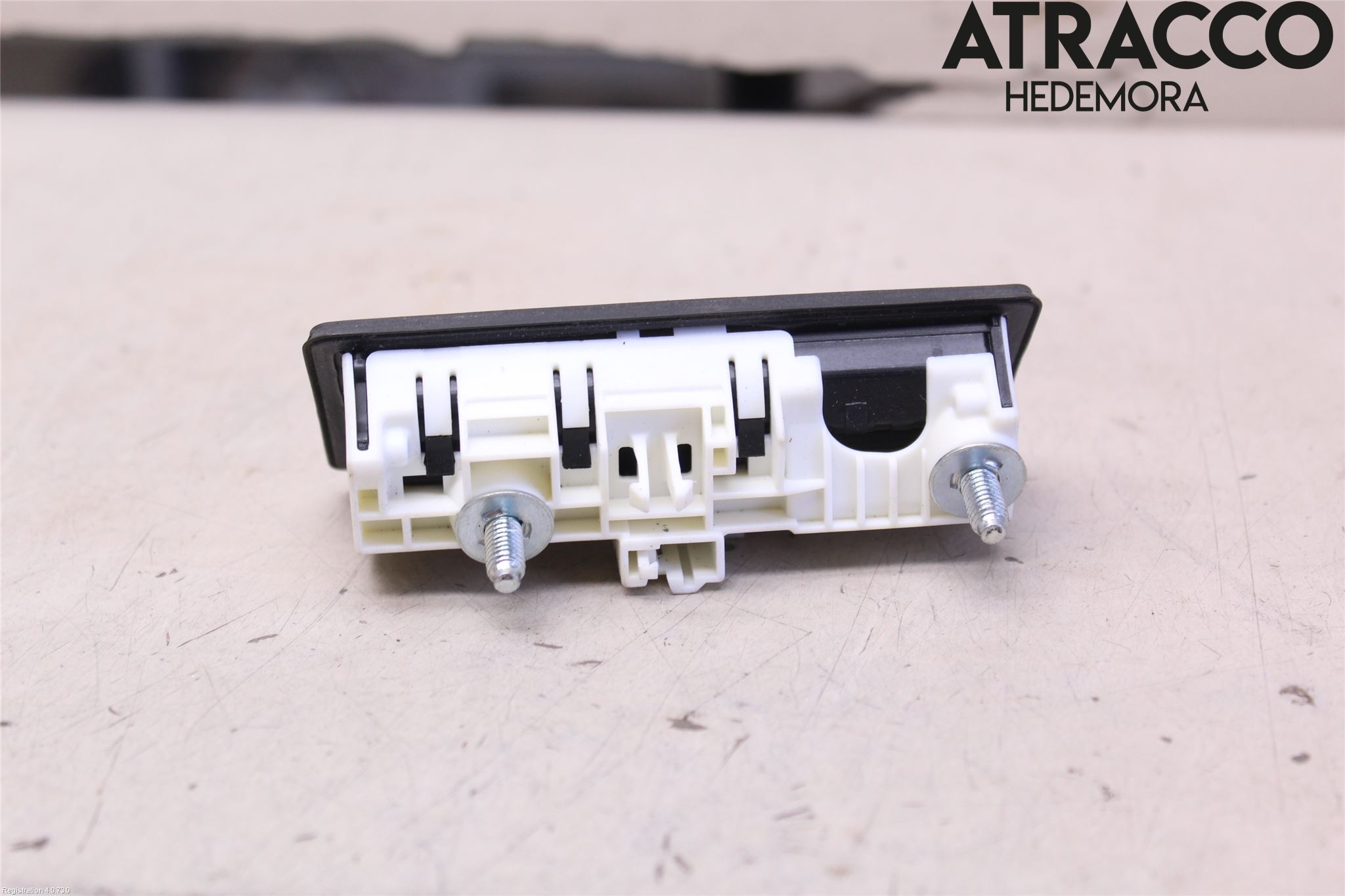 Audi A4 ALLROAD 09-16 Bakluckehandtag