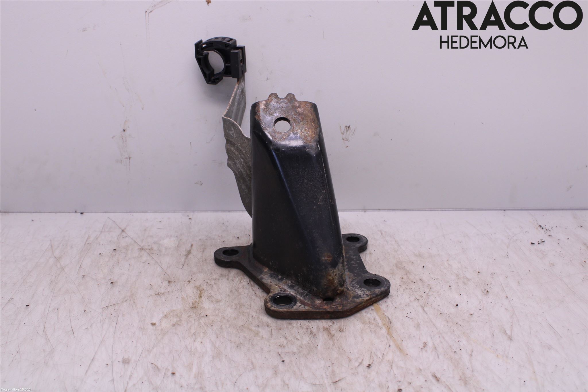 Nissan NAVARA 05-16 Motorfäste