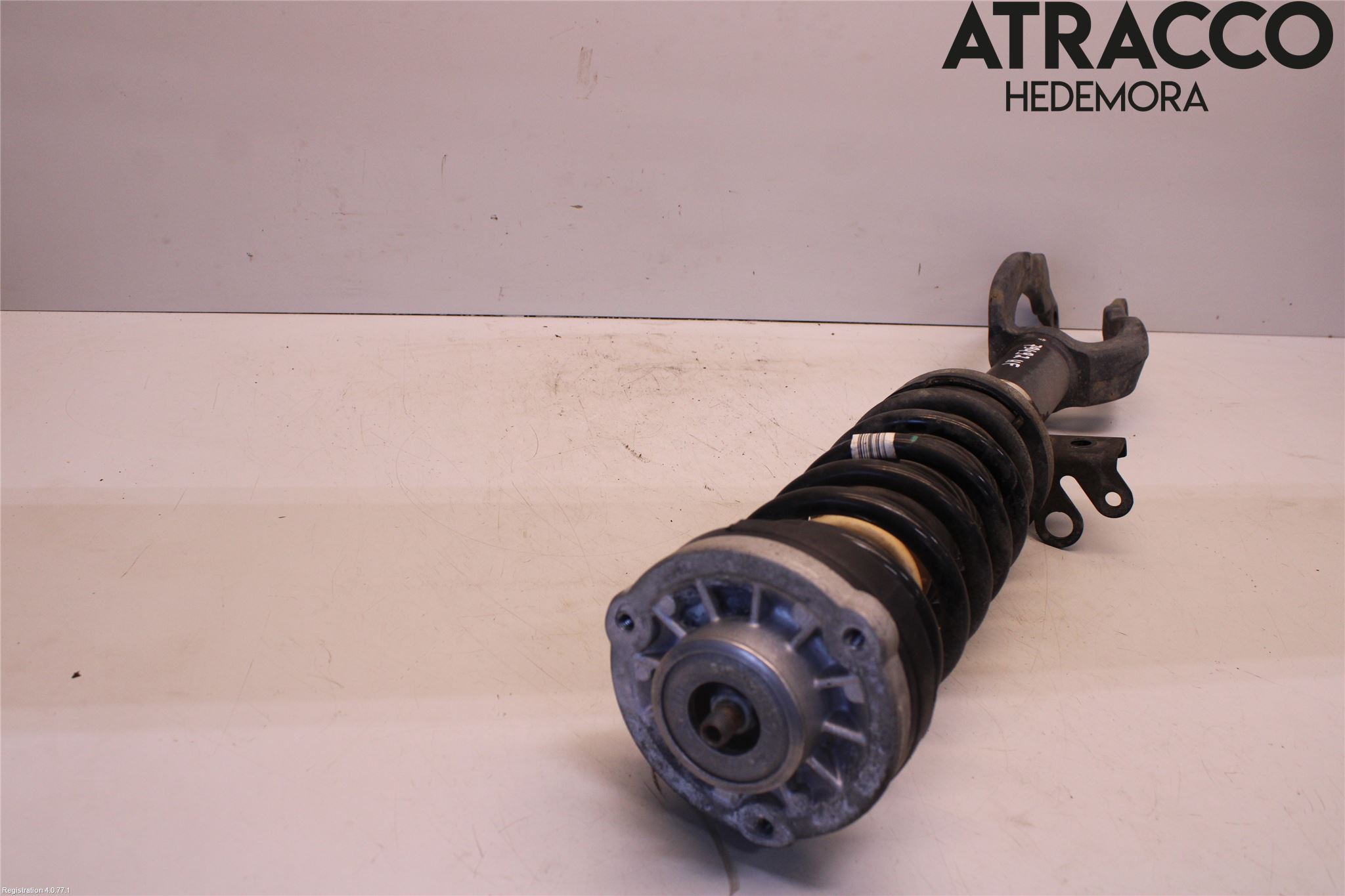 BMW 5 F10/F11/F18 09-17 Fjäderben Fram Höger