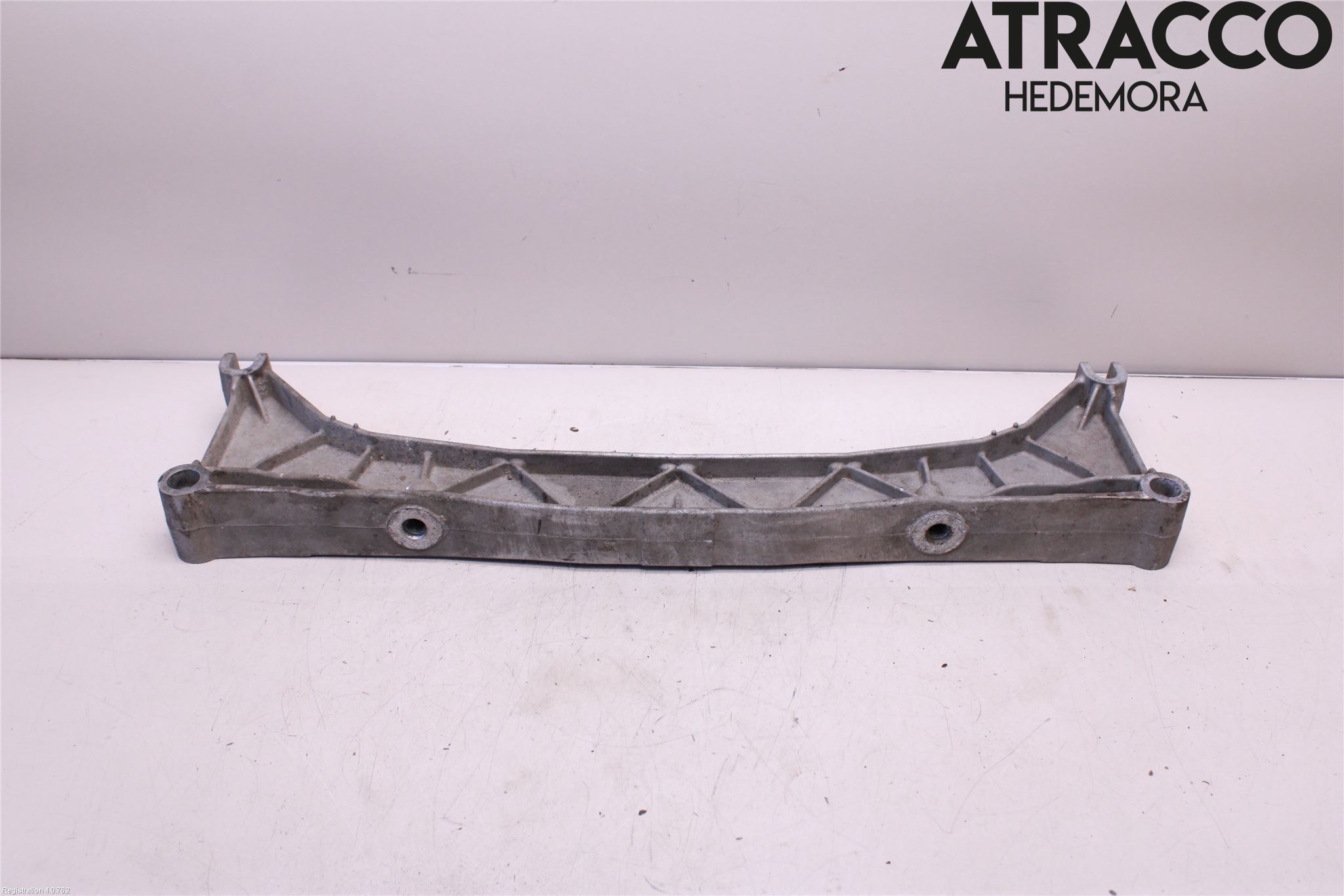 Porsche 911 64- Bakram-Fästbalk