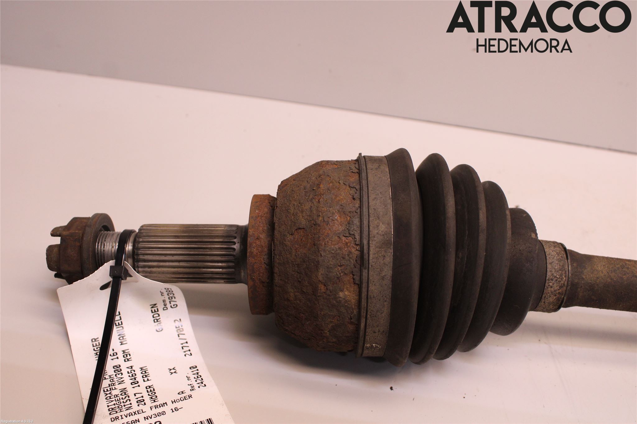 Nissan NV300 16-22 Drivaxel Fram Höger
