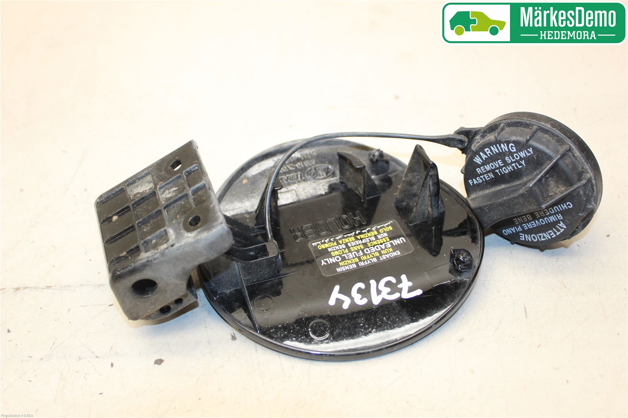 Hyundai VELOSTER 12-17 Tanklucka