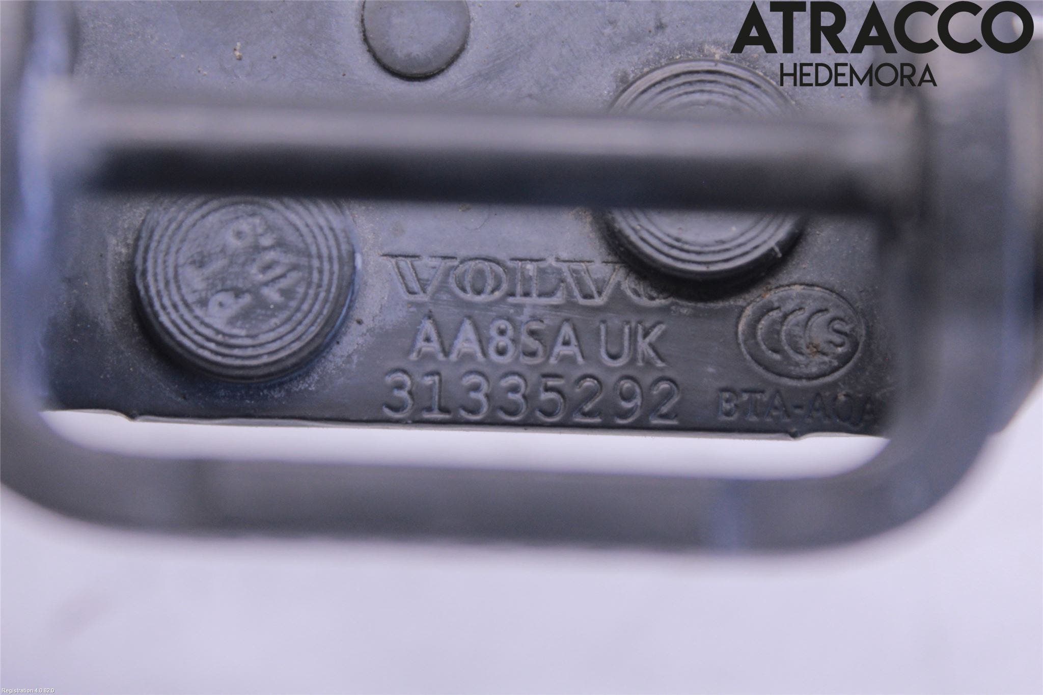 Volvo XC60 14-17 Bakluckegångjärn Vä