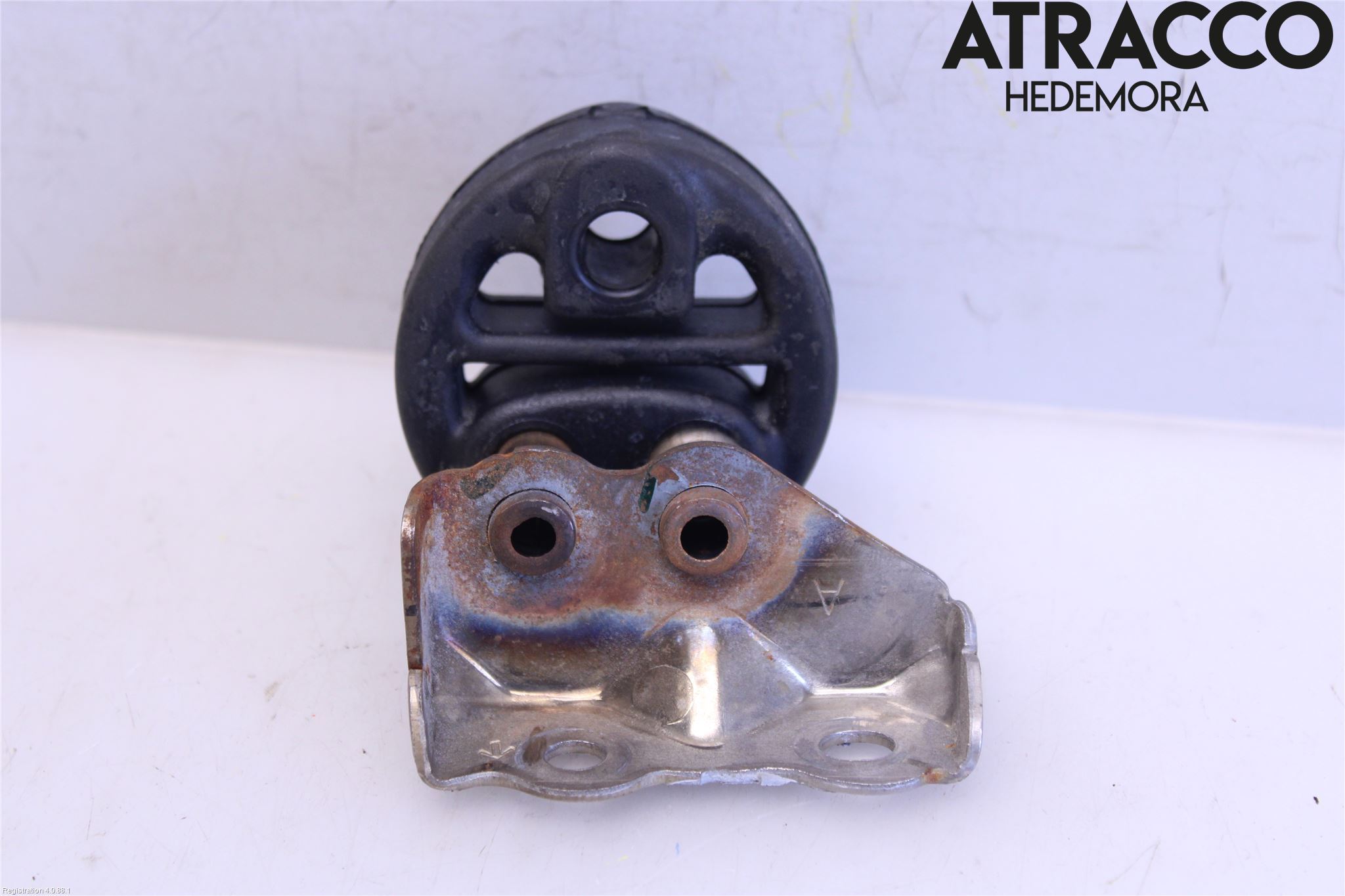 Toyota YARIS CROSS XP21 21- Avgas Monteringsdet