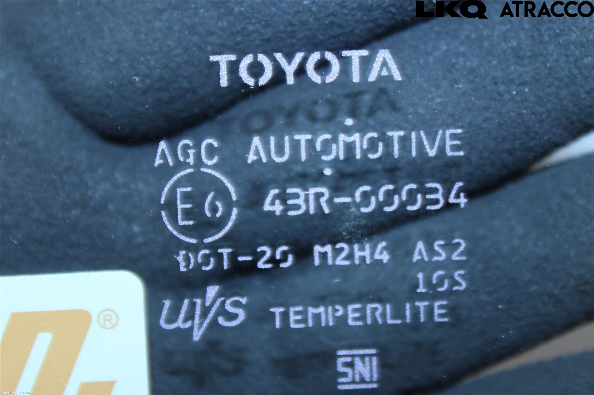 Toyota RAV4 19- Dörruta Fram Vänster