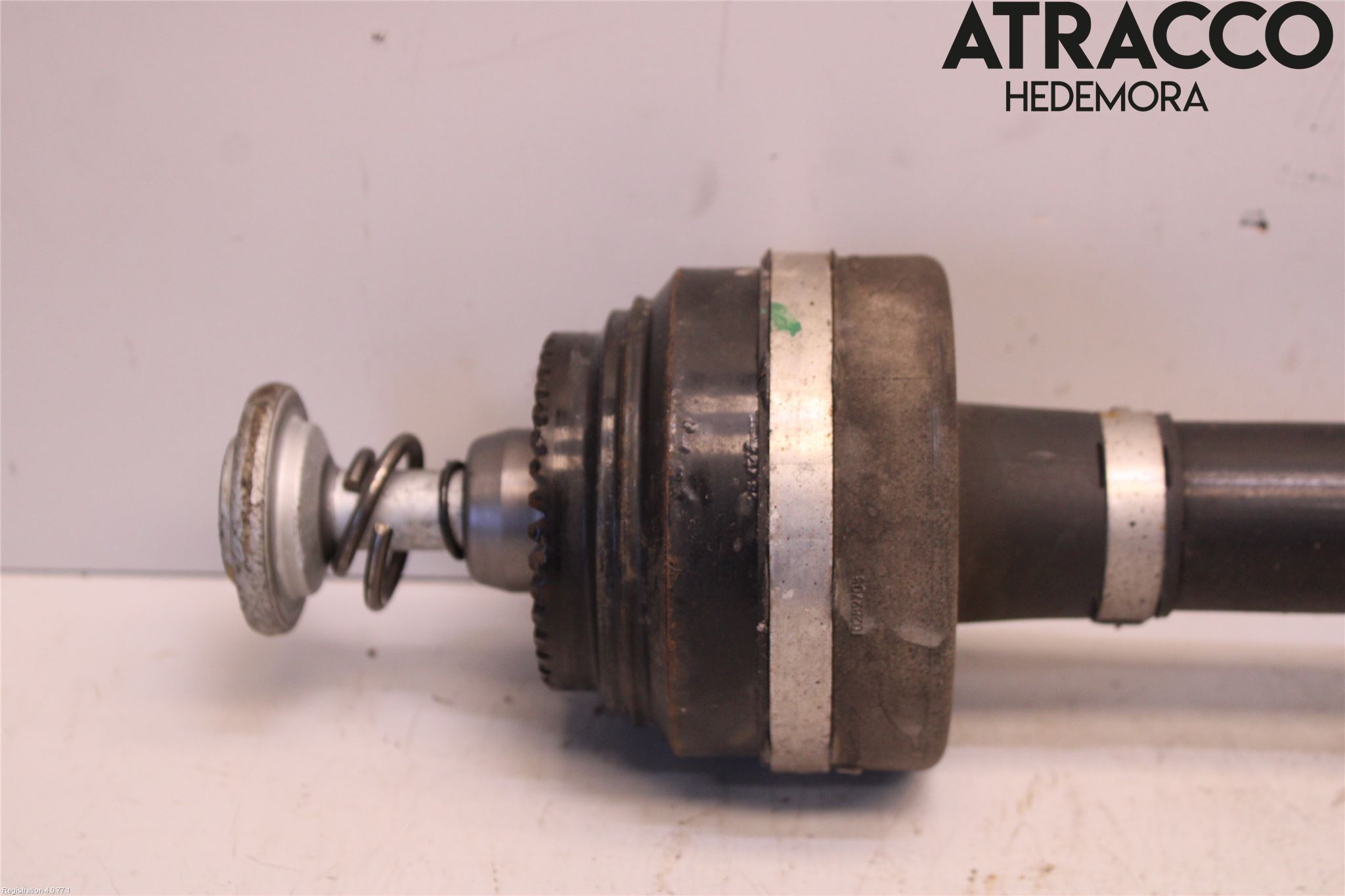 BMW 5 G30/G31/F90 17-23 Drivaxel Bak Vänster