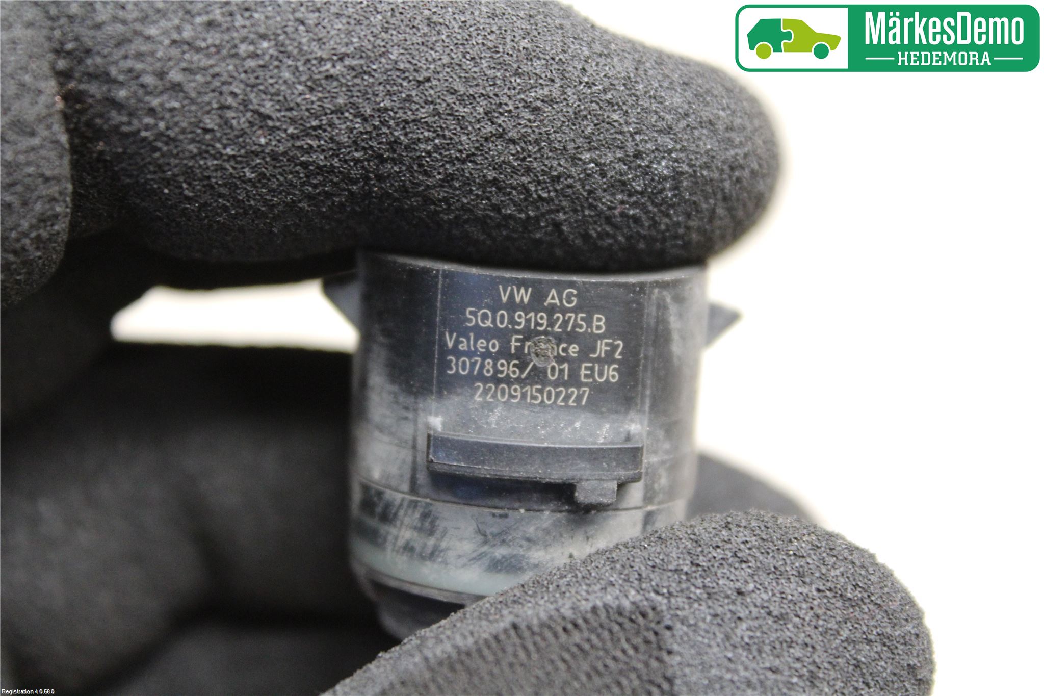 Skoda SUPERB 16-24 Parkeringshjälp Frontsensor