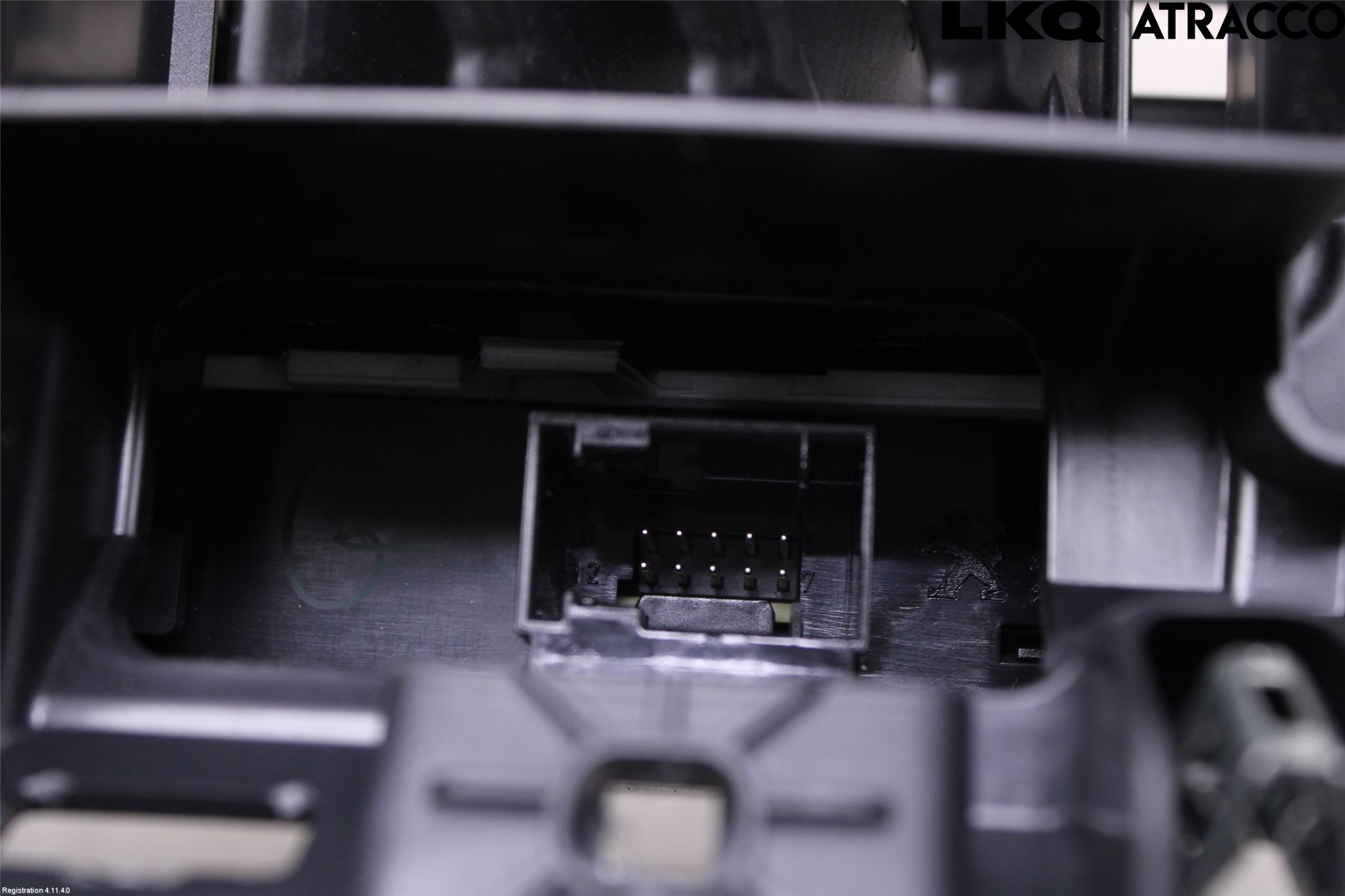 Peugeot 208/E-208 20- Strömställare Multifunktion