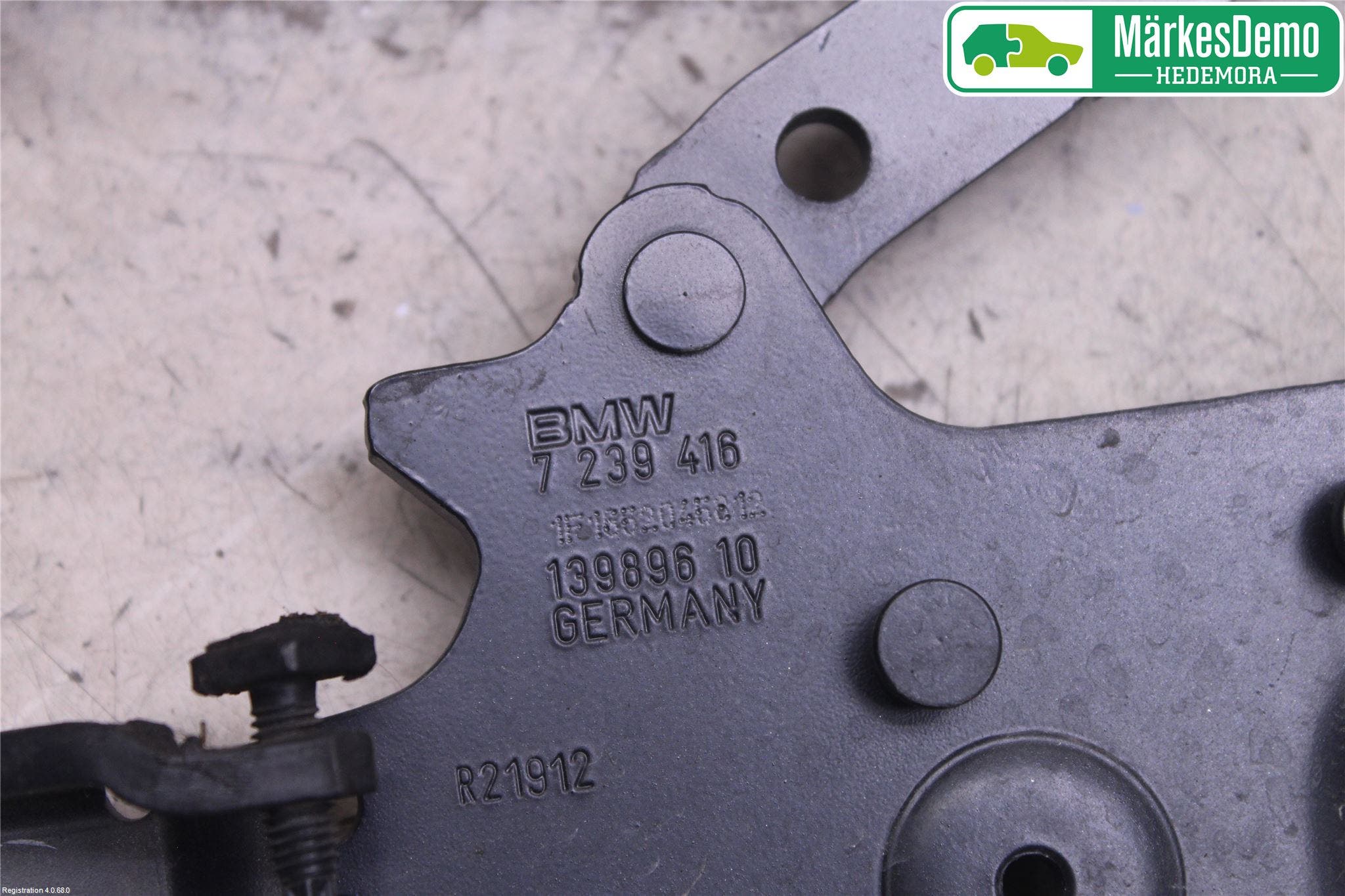 BMW 3 F30/F31/F80 12-19 Huvgångjärn