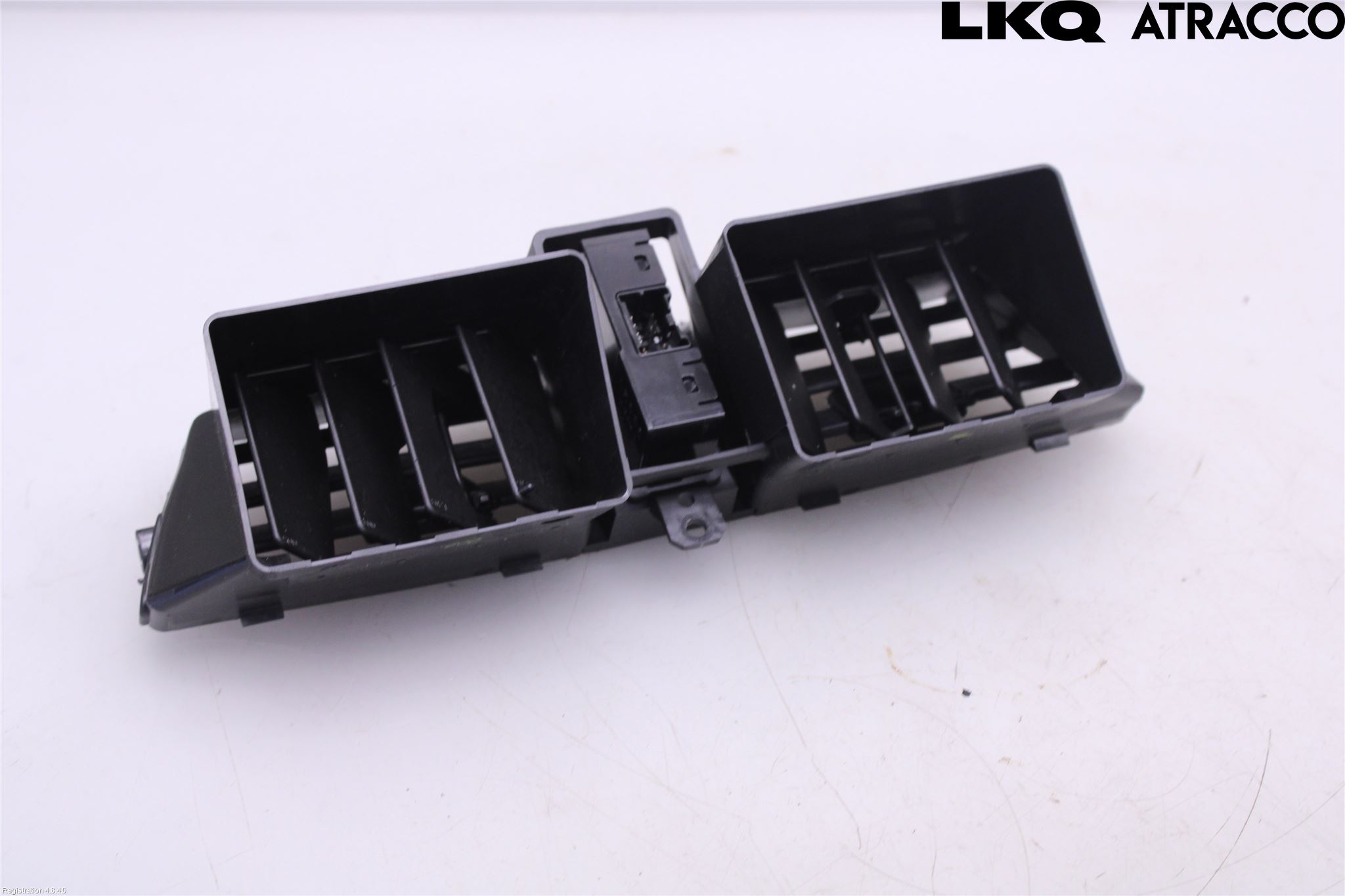 Suzuki SWIFT 11-16 Defrosterkanal-Munstycke