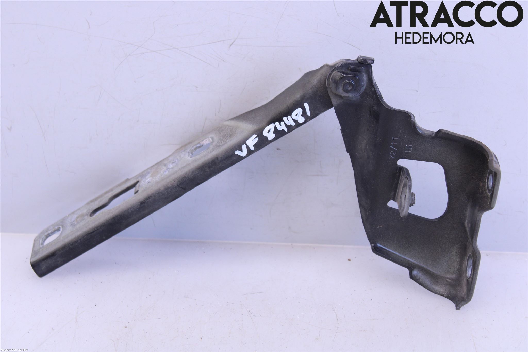 Audi A5 07-16 Huvgångjärn