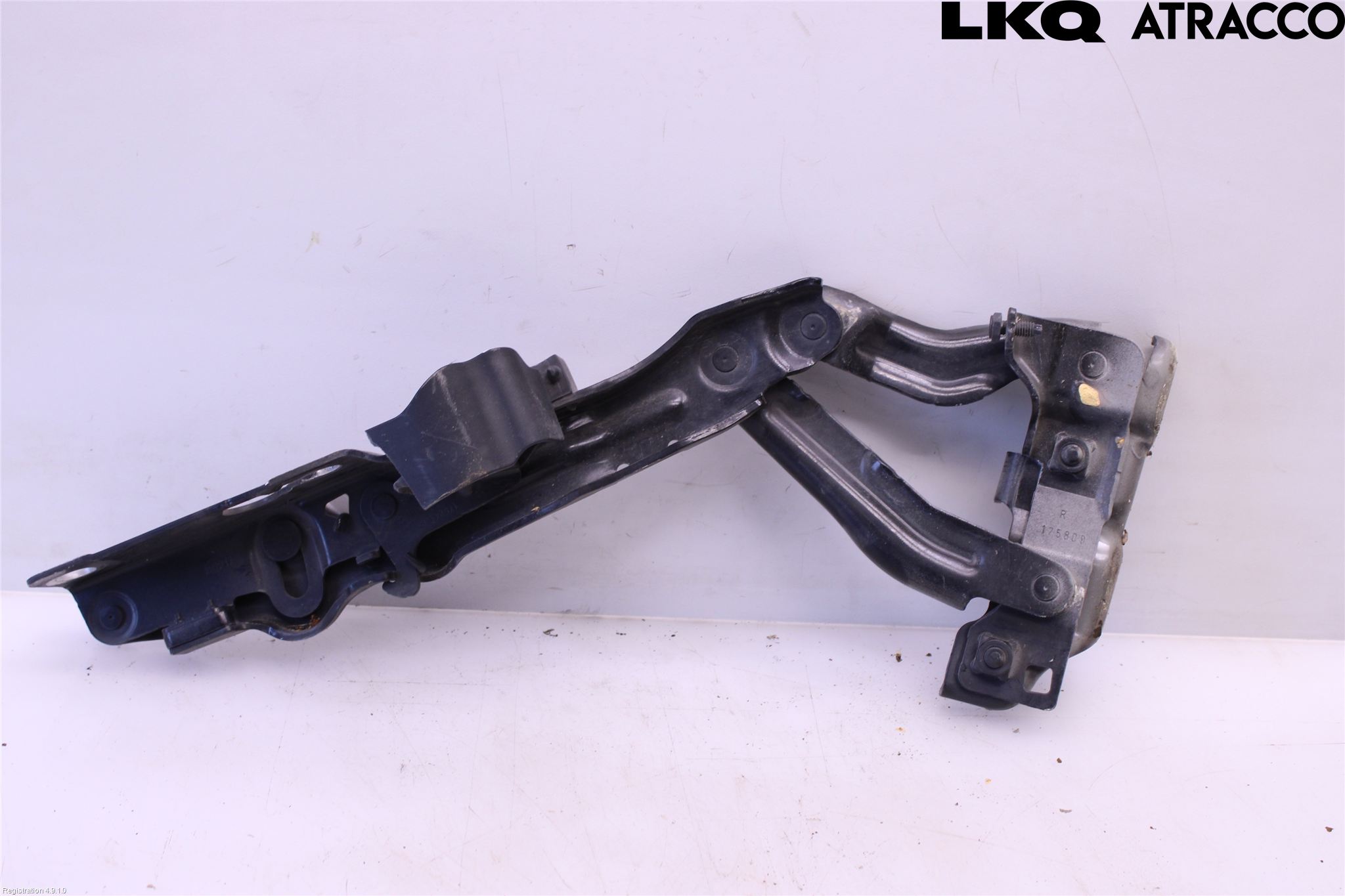 Volvo V90 17->> Huvgångjärn