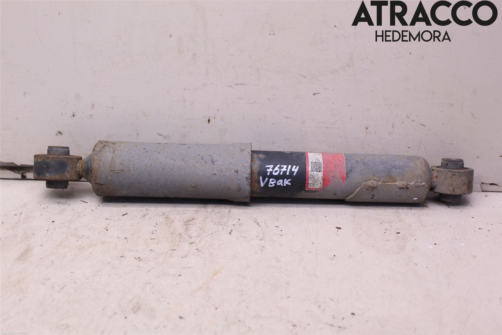 Lexus NX 300h 15-21 Stötdämpare Bak