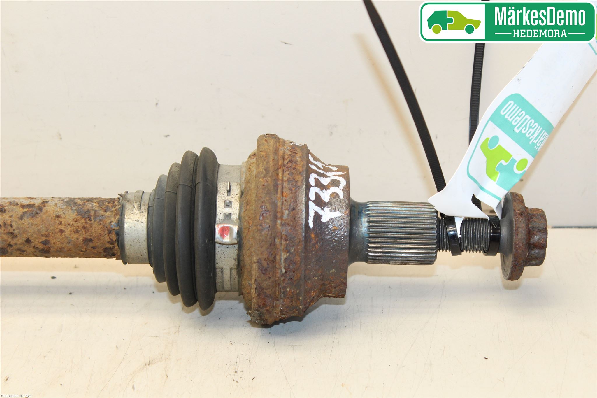 Volkswagen VW GOLF VI 09-13 Drivaxel Bak Höger