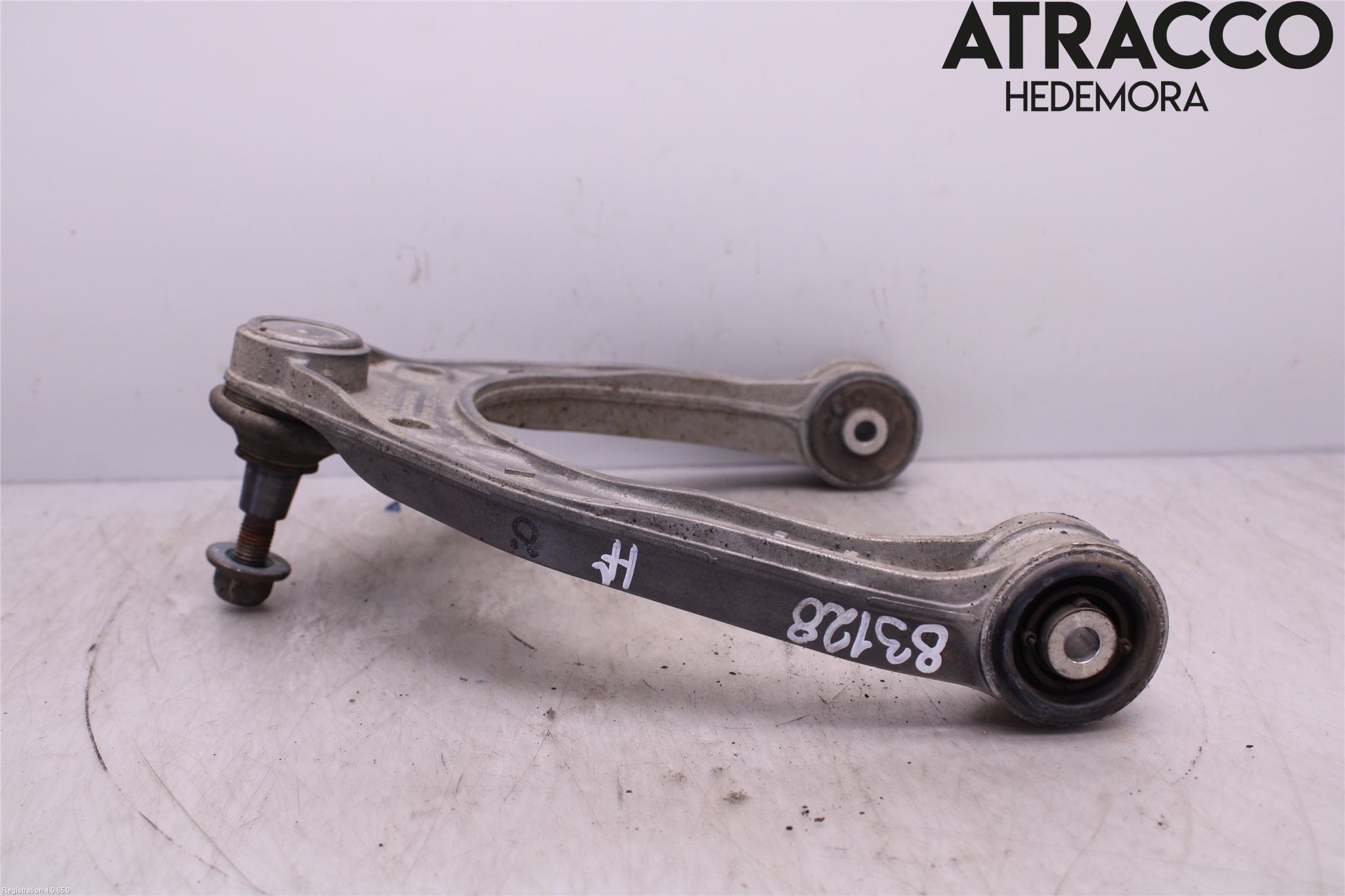 Audi Q7/SQ7 Bärarm Fram Övre Hö