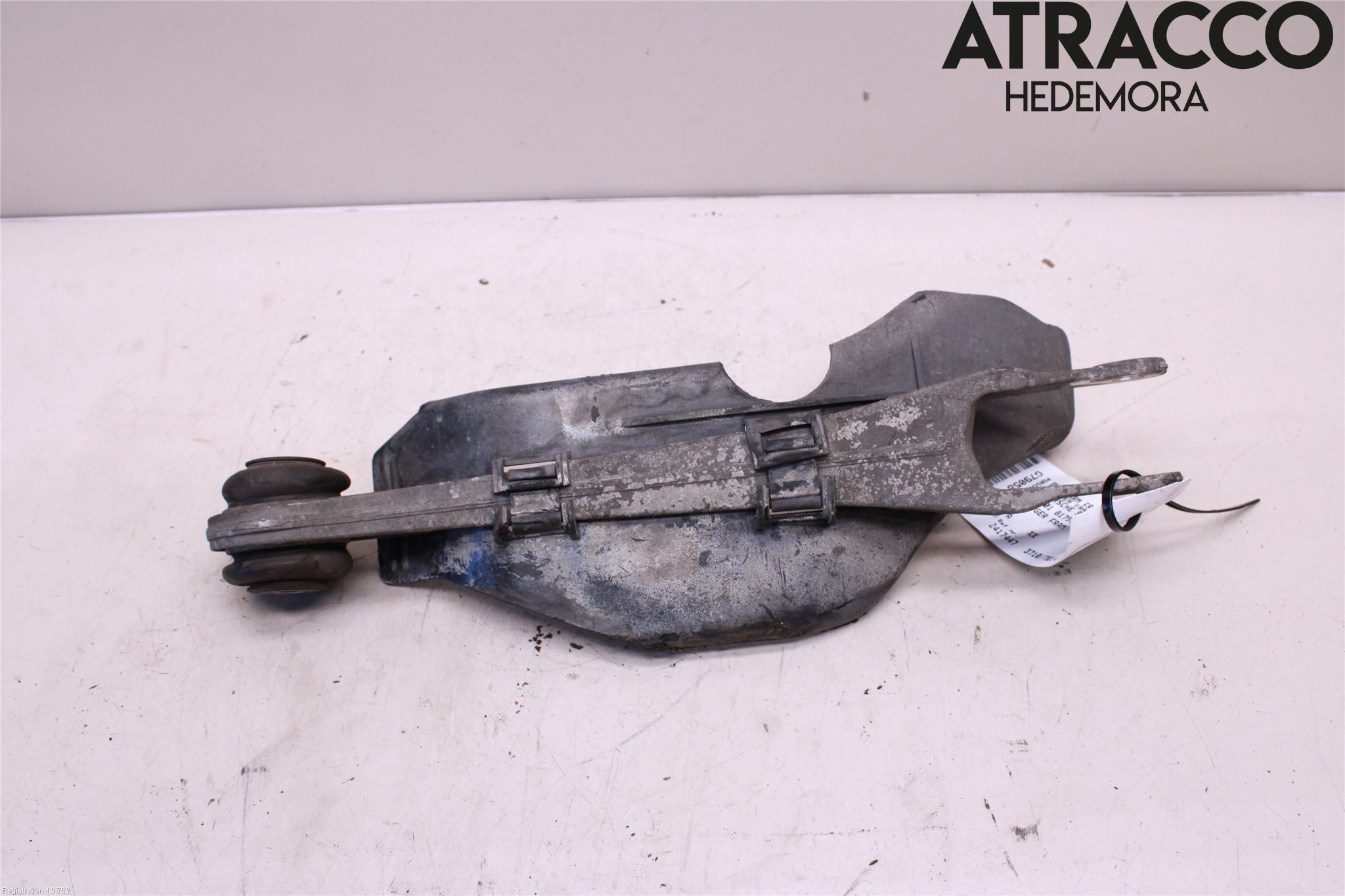 Porsche 911 64- Bärarm Fram Undre Hö