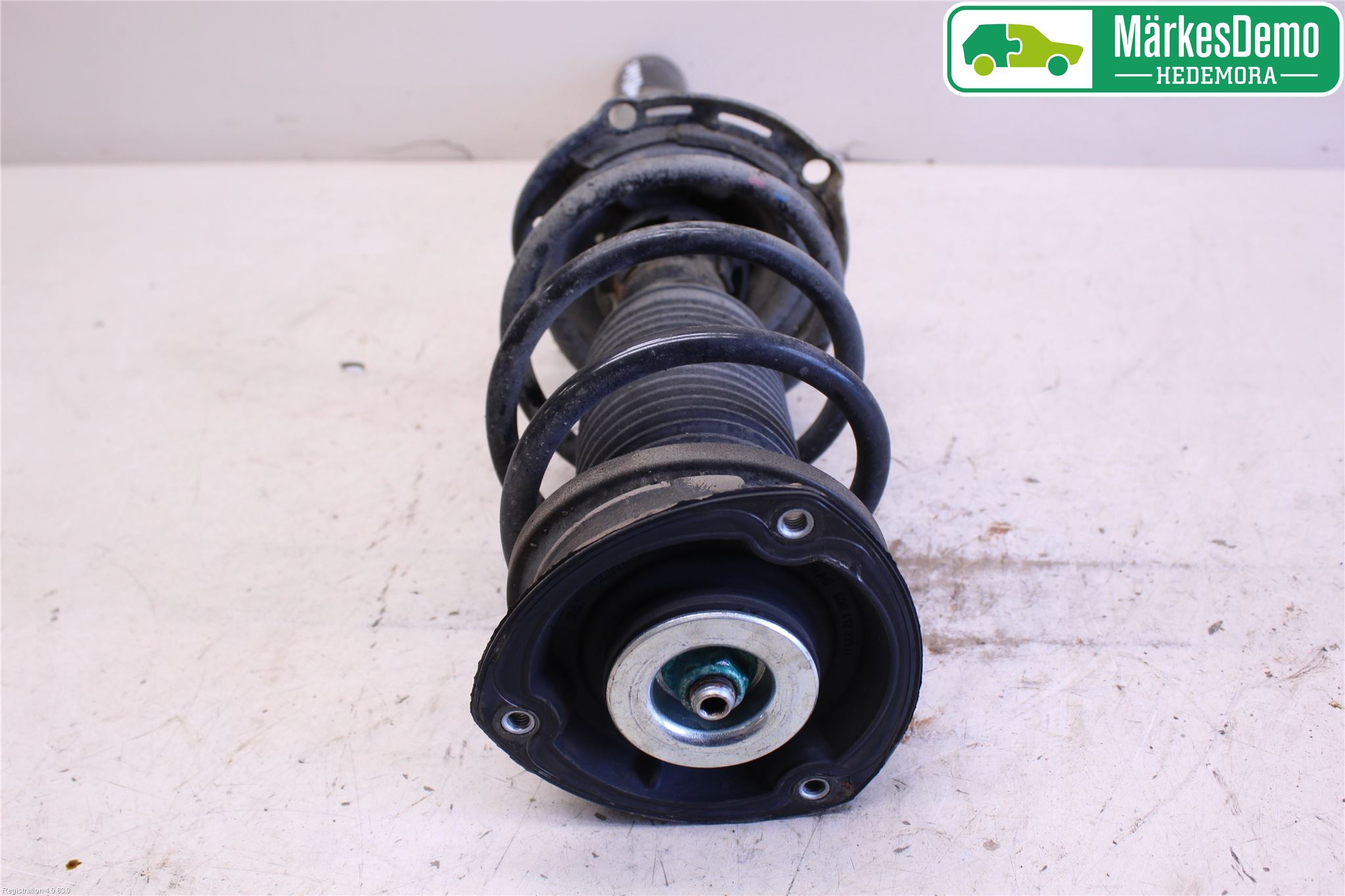 Volkswagen VW GOLF / E-GOLF VII 13-20 Fjäderben Fram Höger