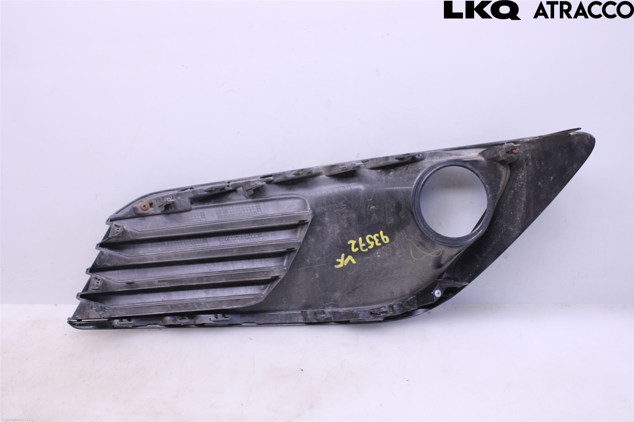 Toyota AURIS 13-19 Dimljussarg Fram