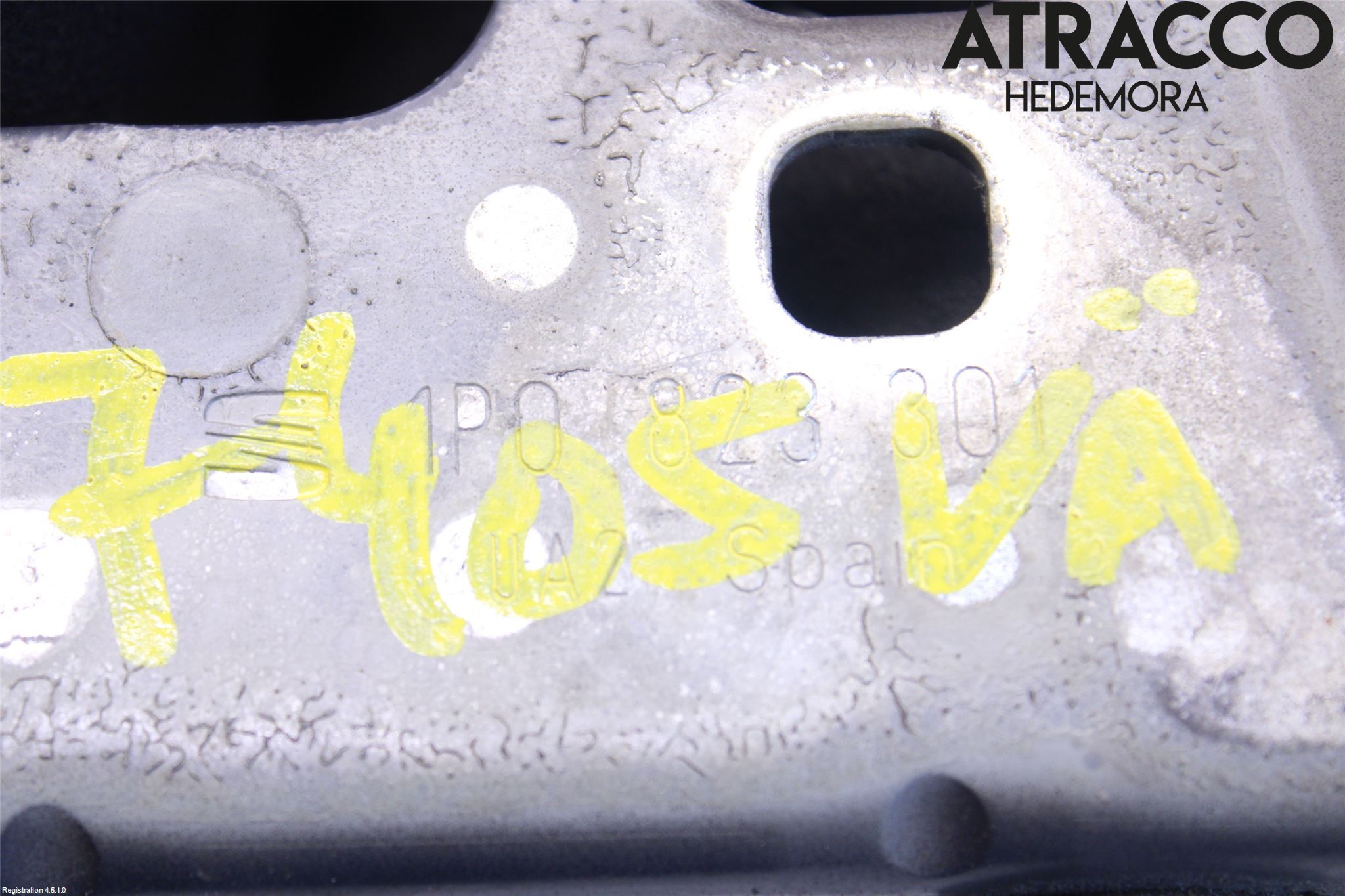 Seat LEON 06-12 Huvgångjärn