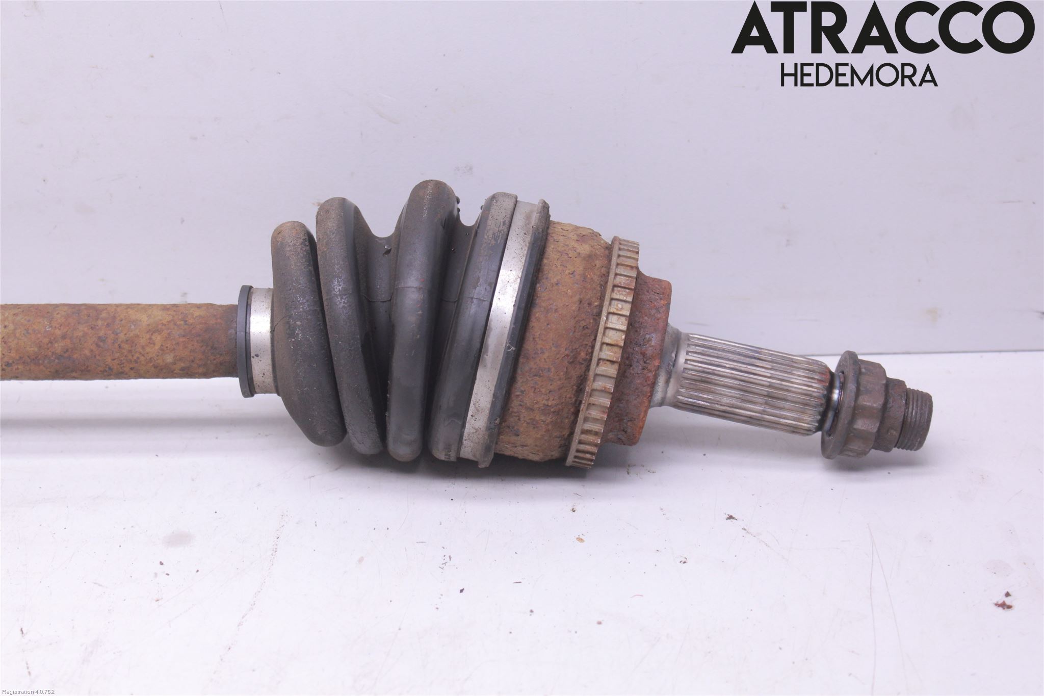 Toyota AVENSIS 03-06 Drivaxel Fram Höger