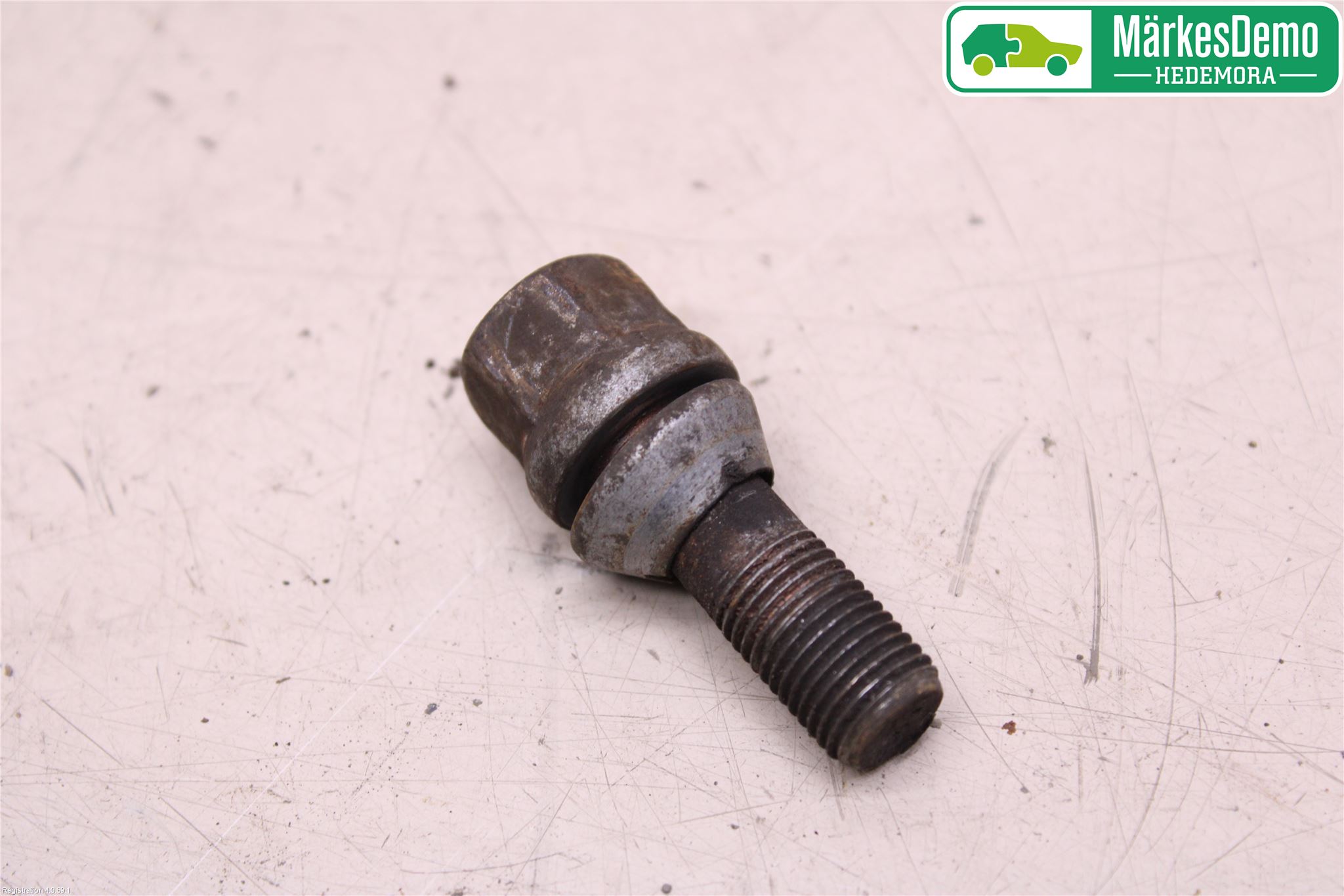 Peugeot PARTNER 16-18 Hjulmutter-Bult-Sats