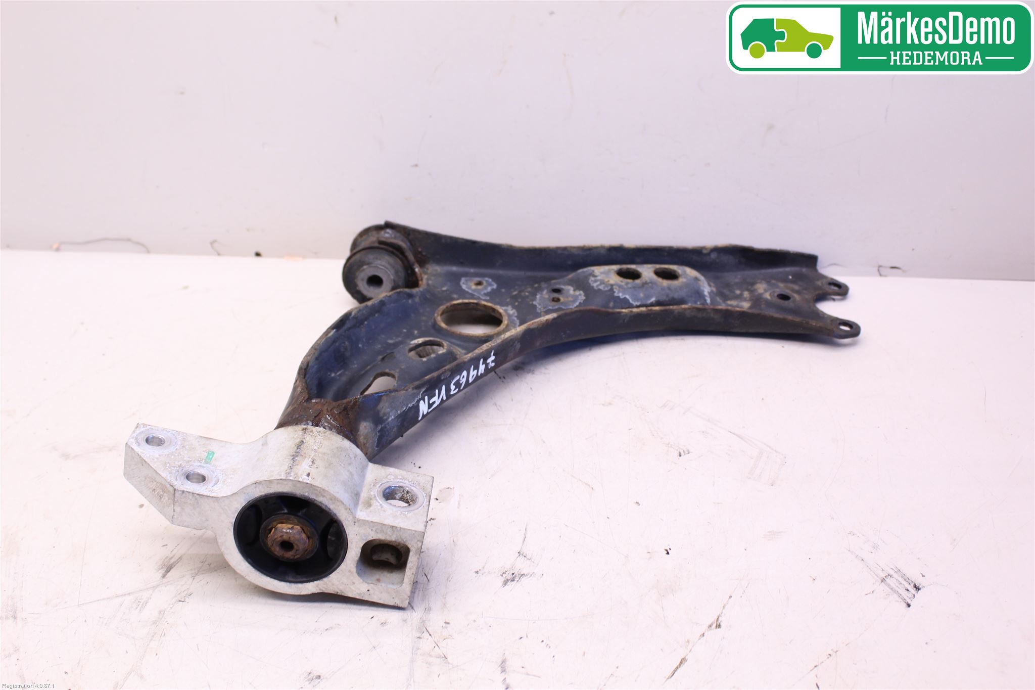 Volkswagen VW SCIROCCO 09-17 Bärarm Fram Undre Vä