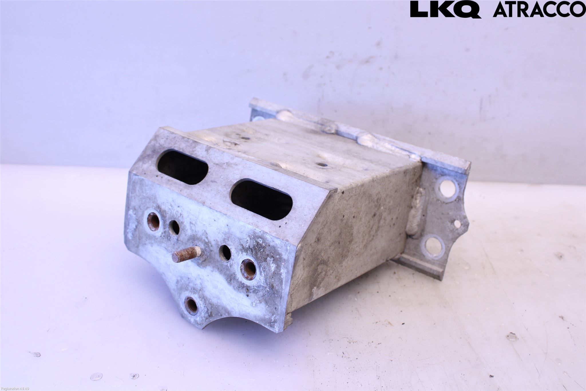 Lexus LS 460/600H 07-17 Stötfångarbärjärn Fram