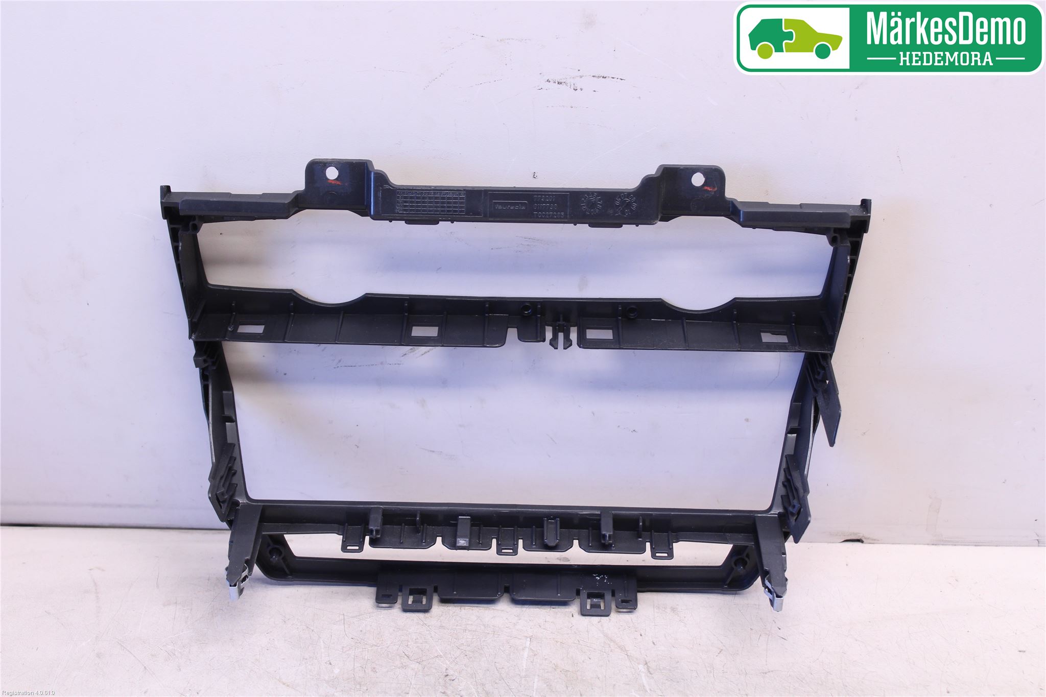 BMW X6 E71/E72   08-14 Instrument-Radio Sarg