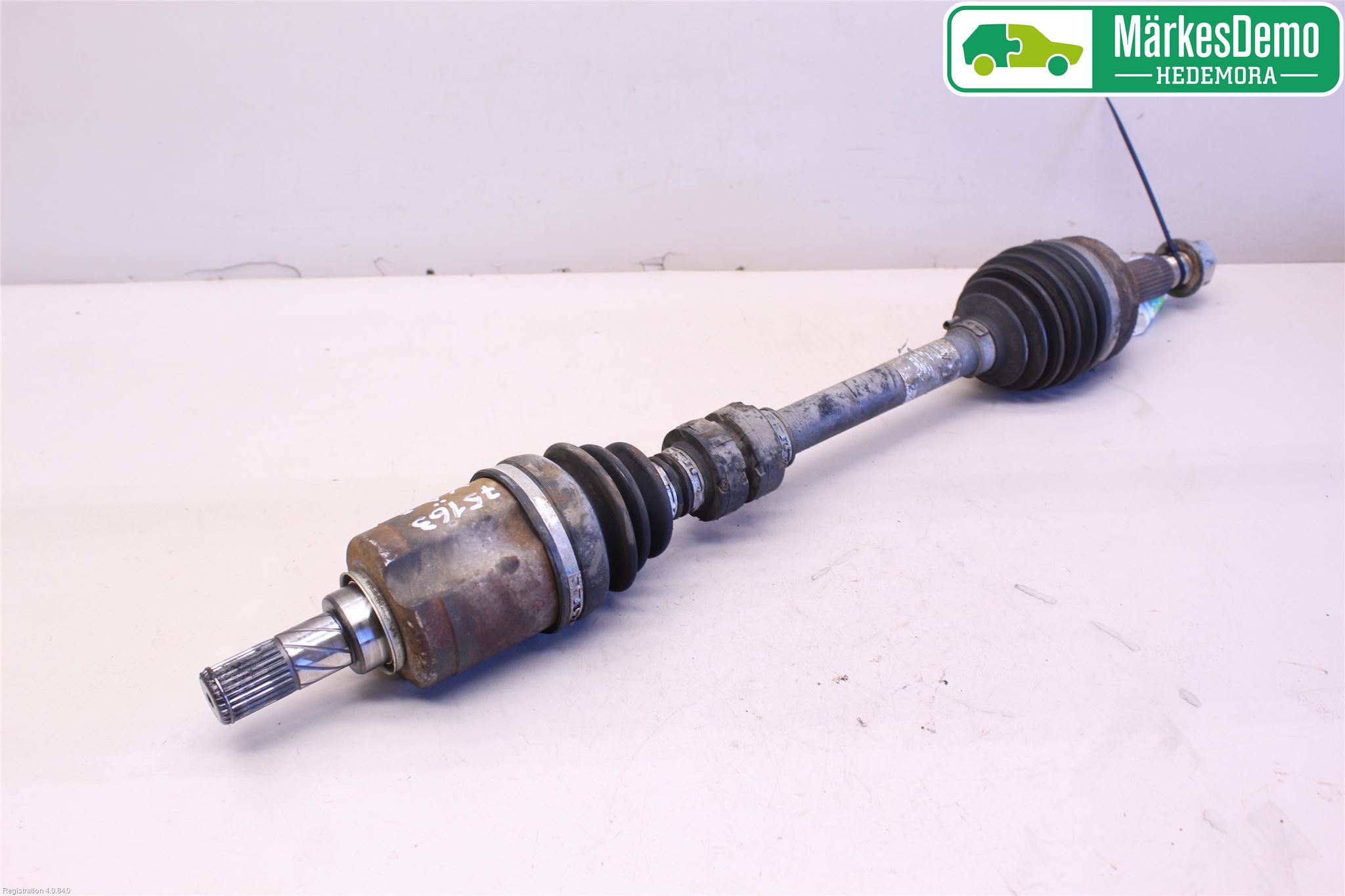 Nissan QASHQAI   07-10 Drivaxel Fram Vänster