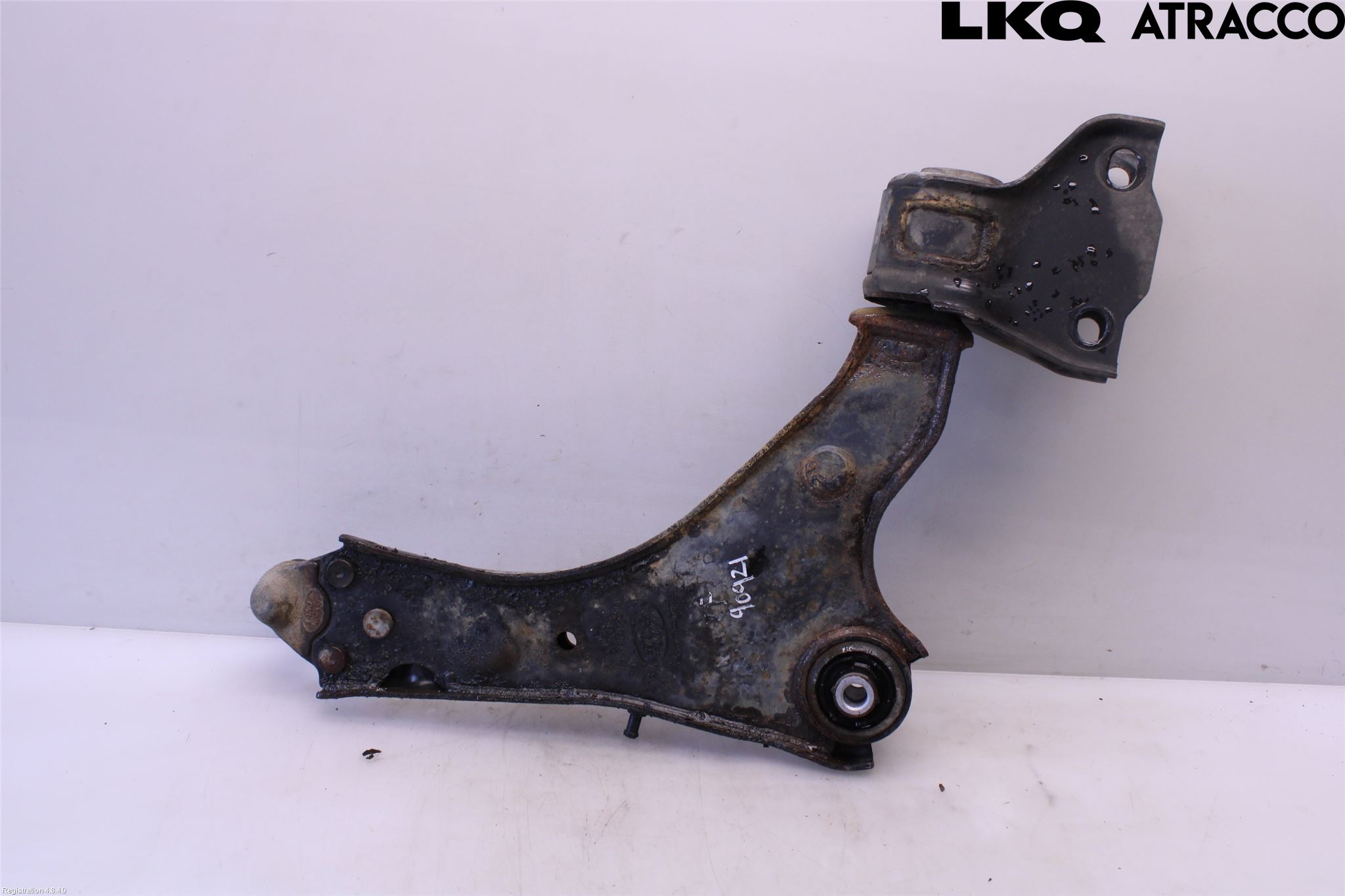 Jaguar E-PACE 17- Bärarm Fram Undre Vä