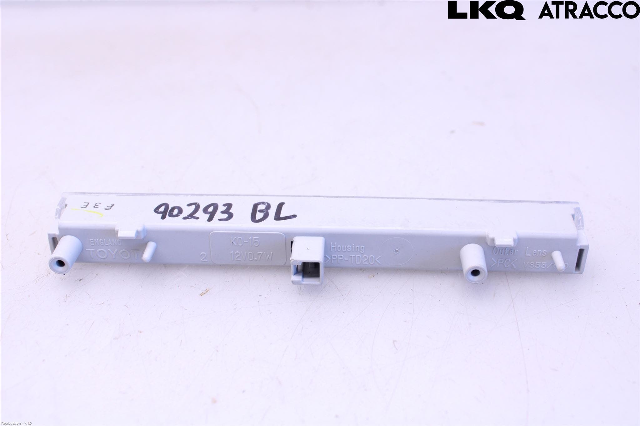 Toyota YARIS XP21 20- Bromsljus Bakruta