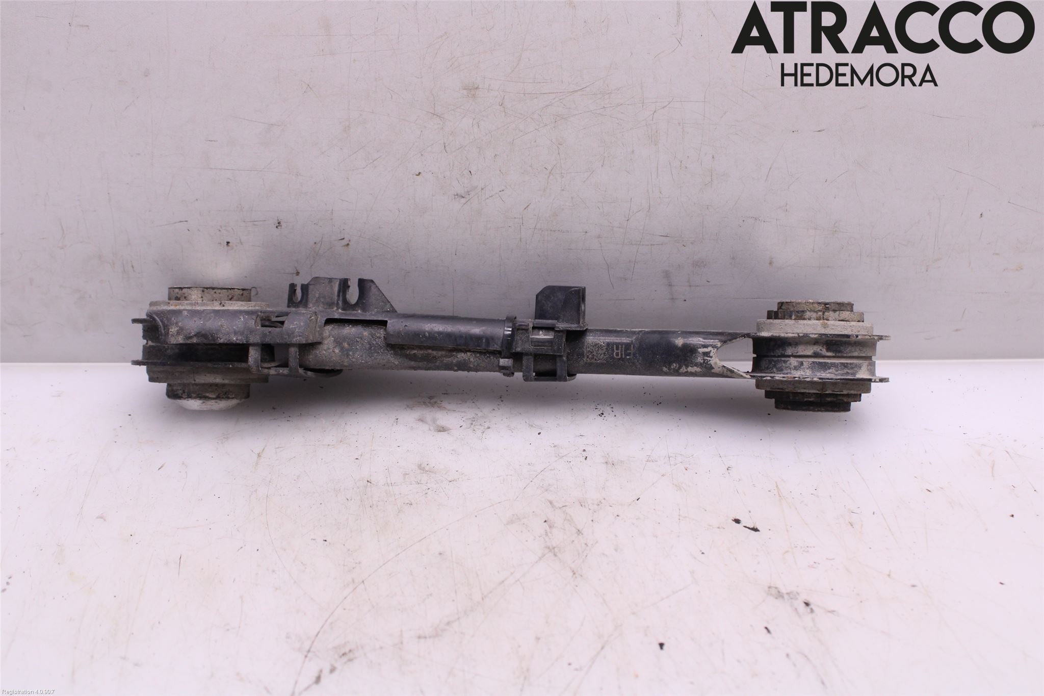 BMW 5 G30/G31/F90 17-23 Bärarm Bak Övre Höger