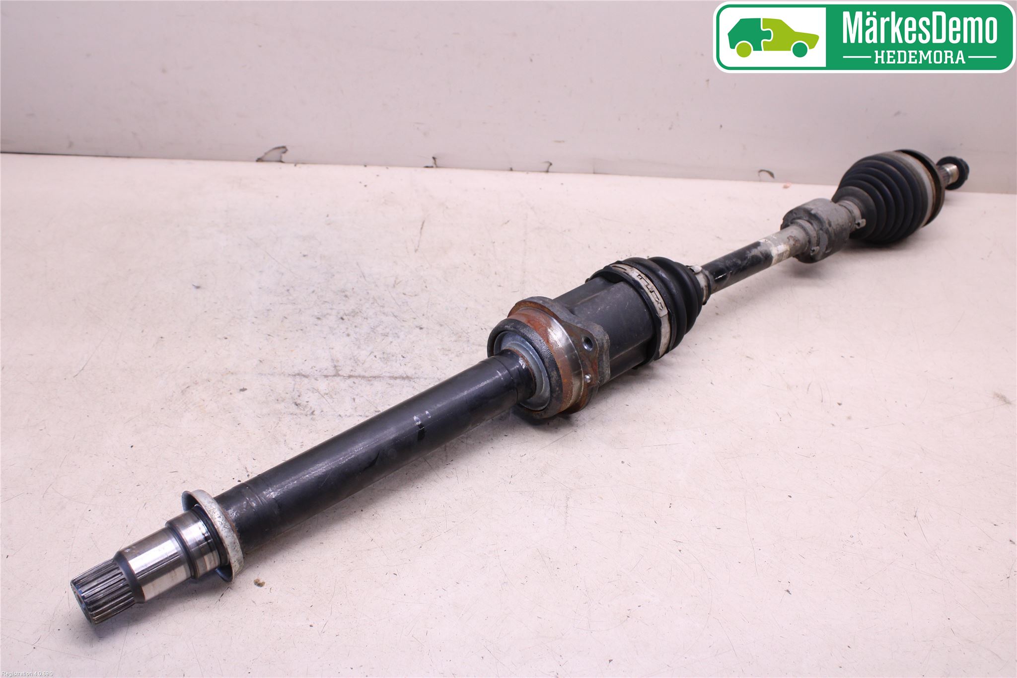 Toyota AVENSIS 16-18 Drivaxel Fram Höger