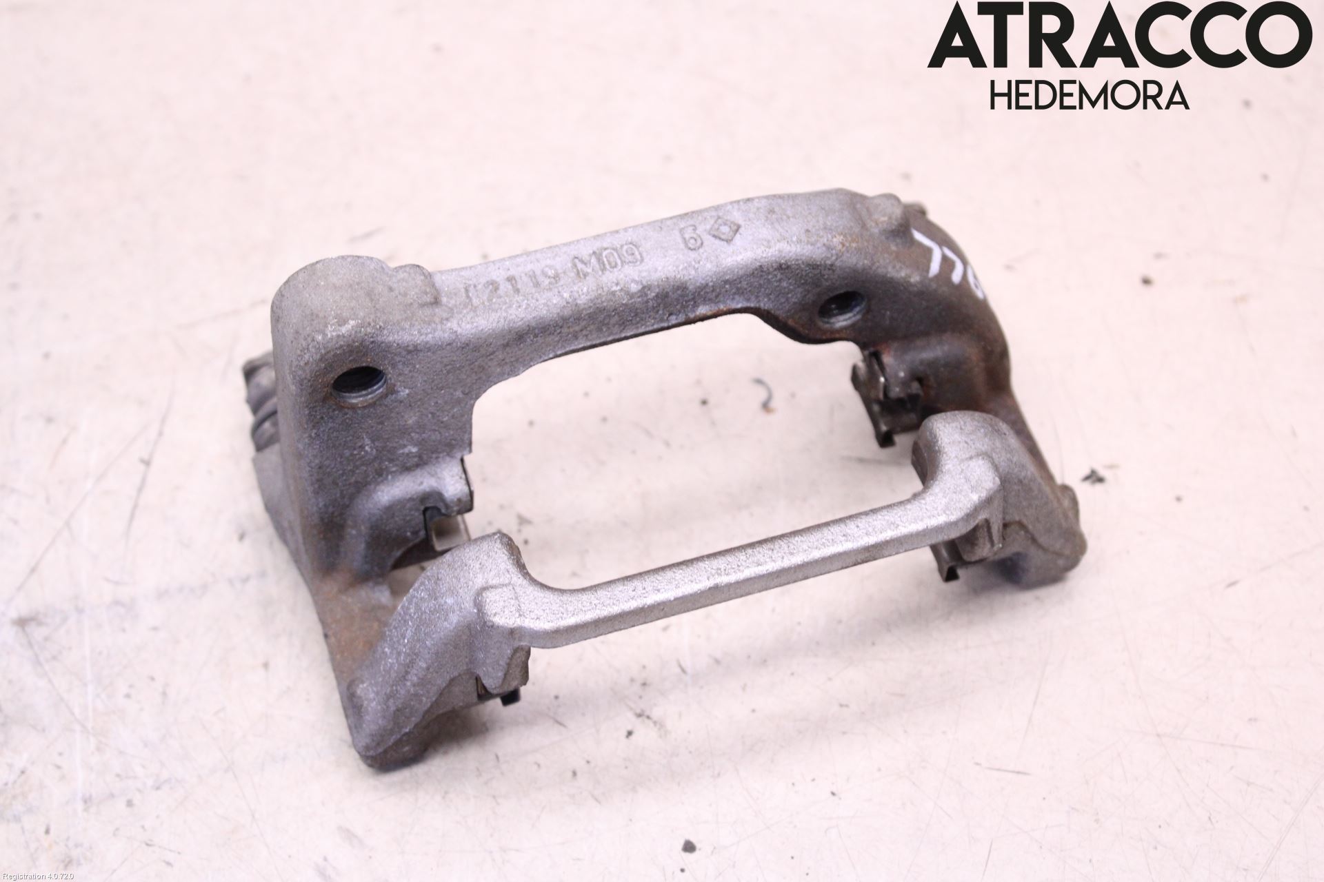 Peugeot 5008 17-24 Bromsokshållare