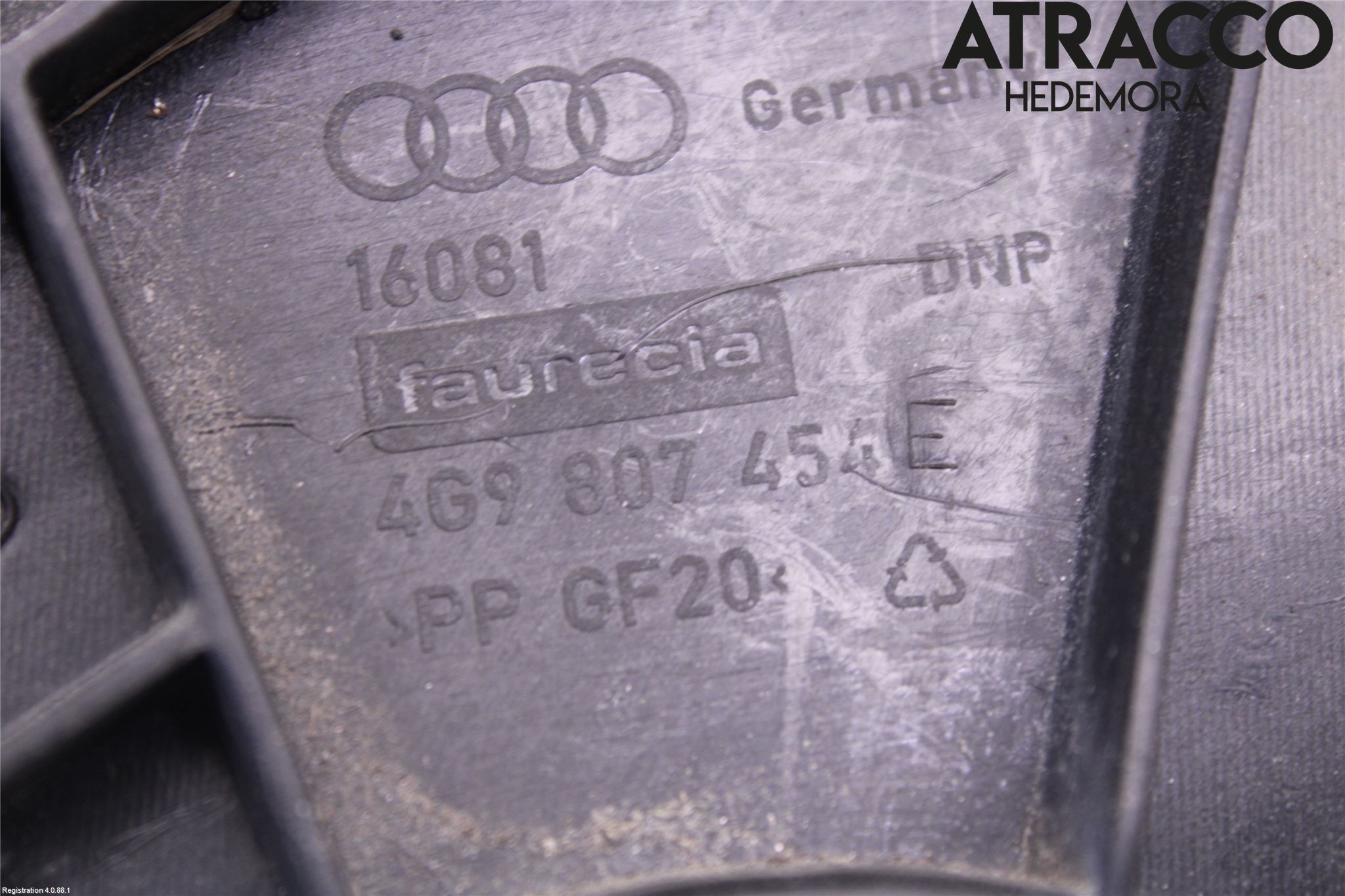 Audi A6/S6 4G 11-18 Stötfångarfäste Bak Hö