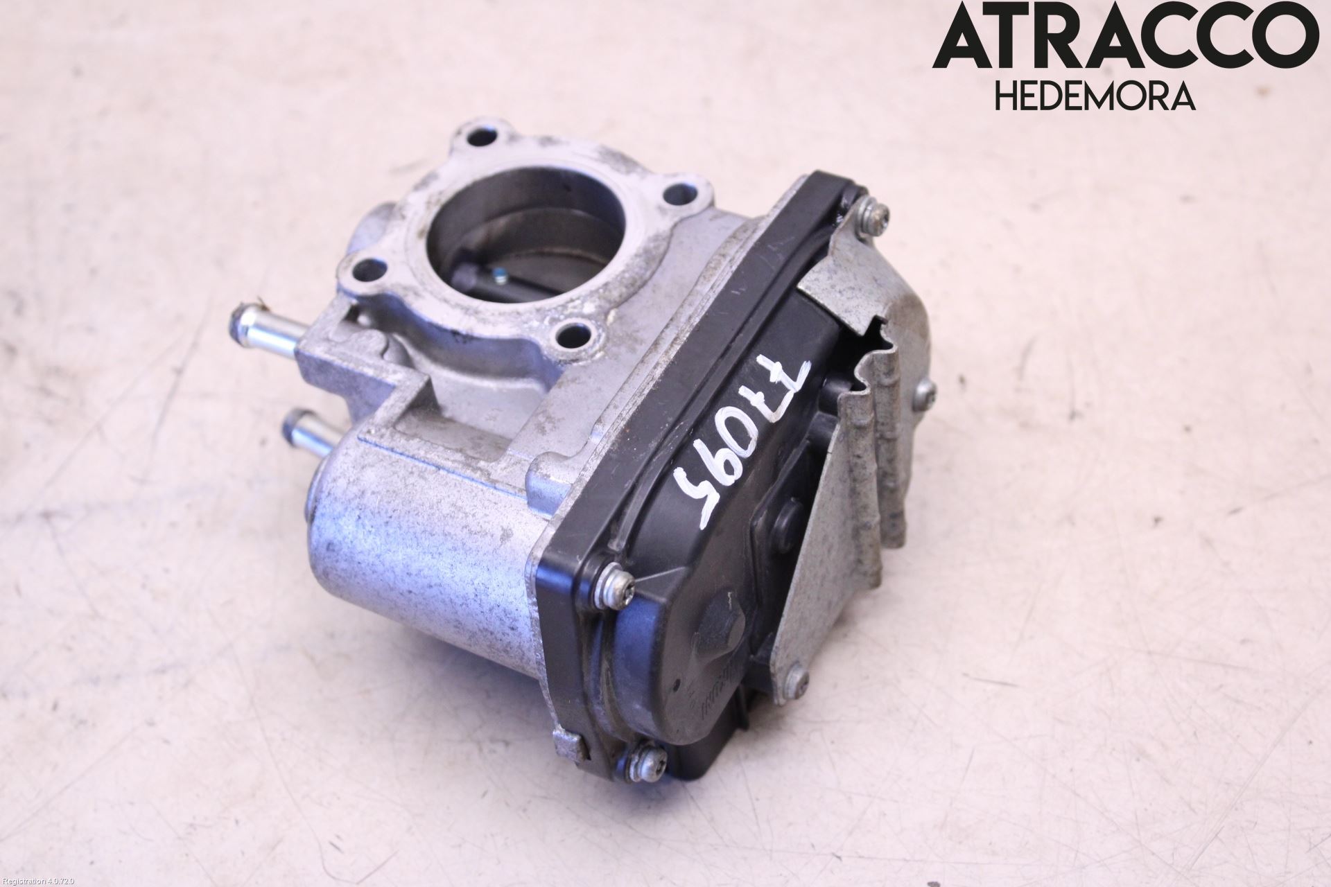 Mitsubishi SPACE STAR 13- Injspjällhus