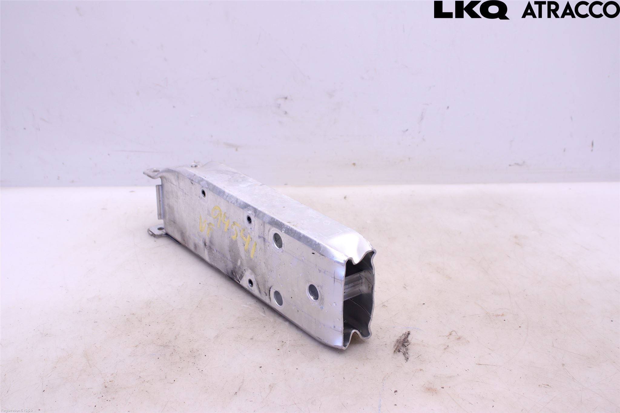 BMW 4 F32/F33/F82/F83 13-20 Stötfångarbärjärn Fram