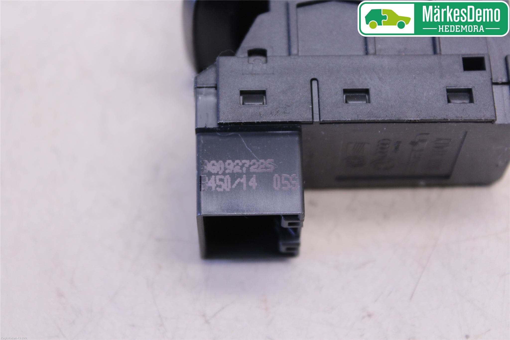 Volkswagen VW PASSAT 15-19 Strömställare Parkeringsbroms